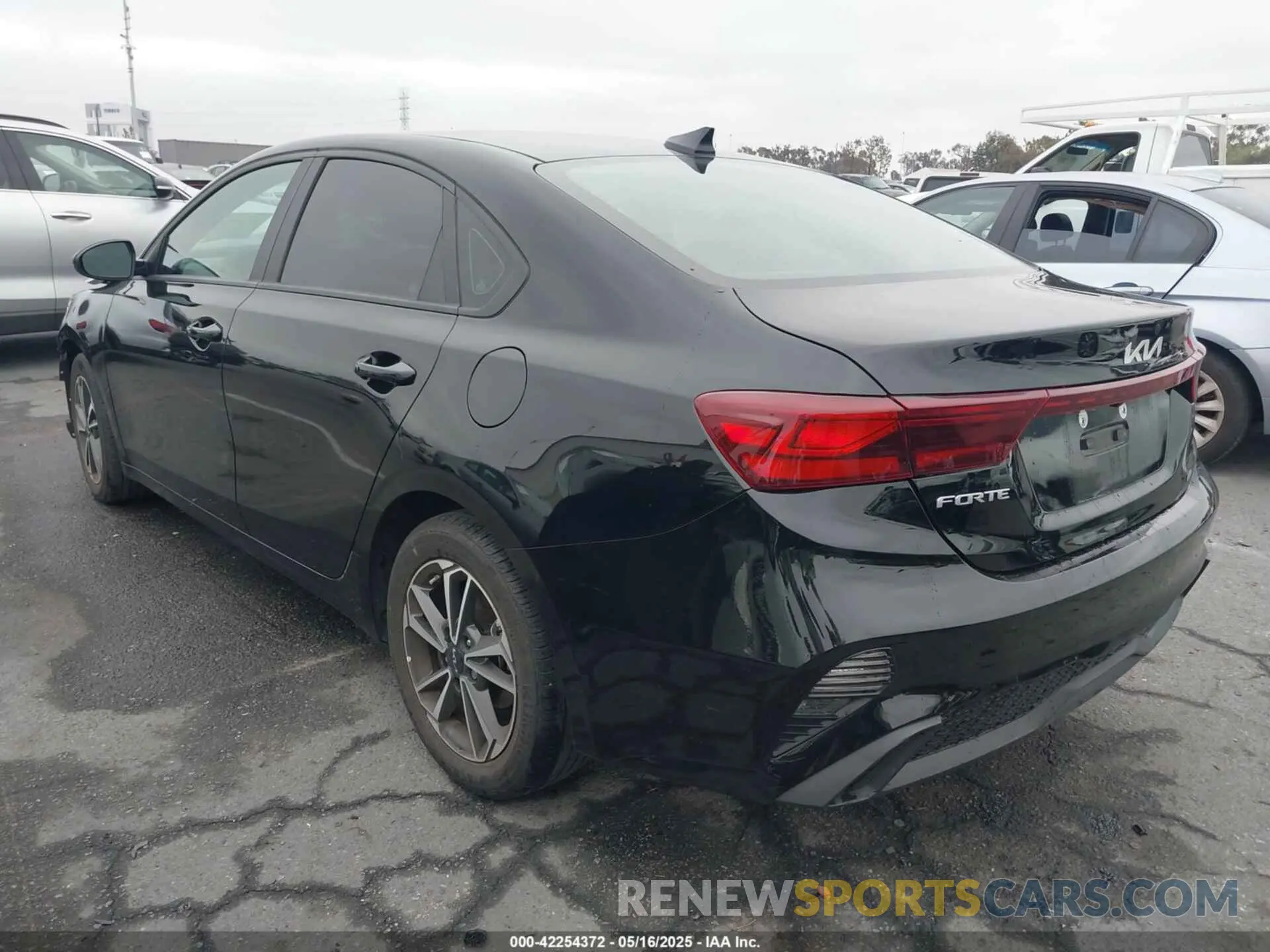 3 Photograph of a damaged car 3KPF24AD5PE584927 KIA FORTE 2023