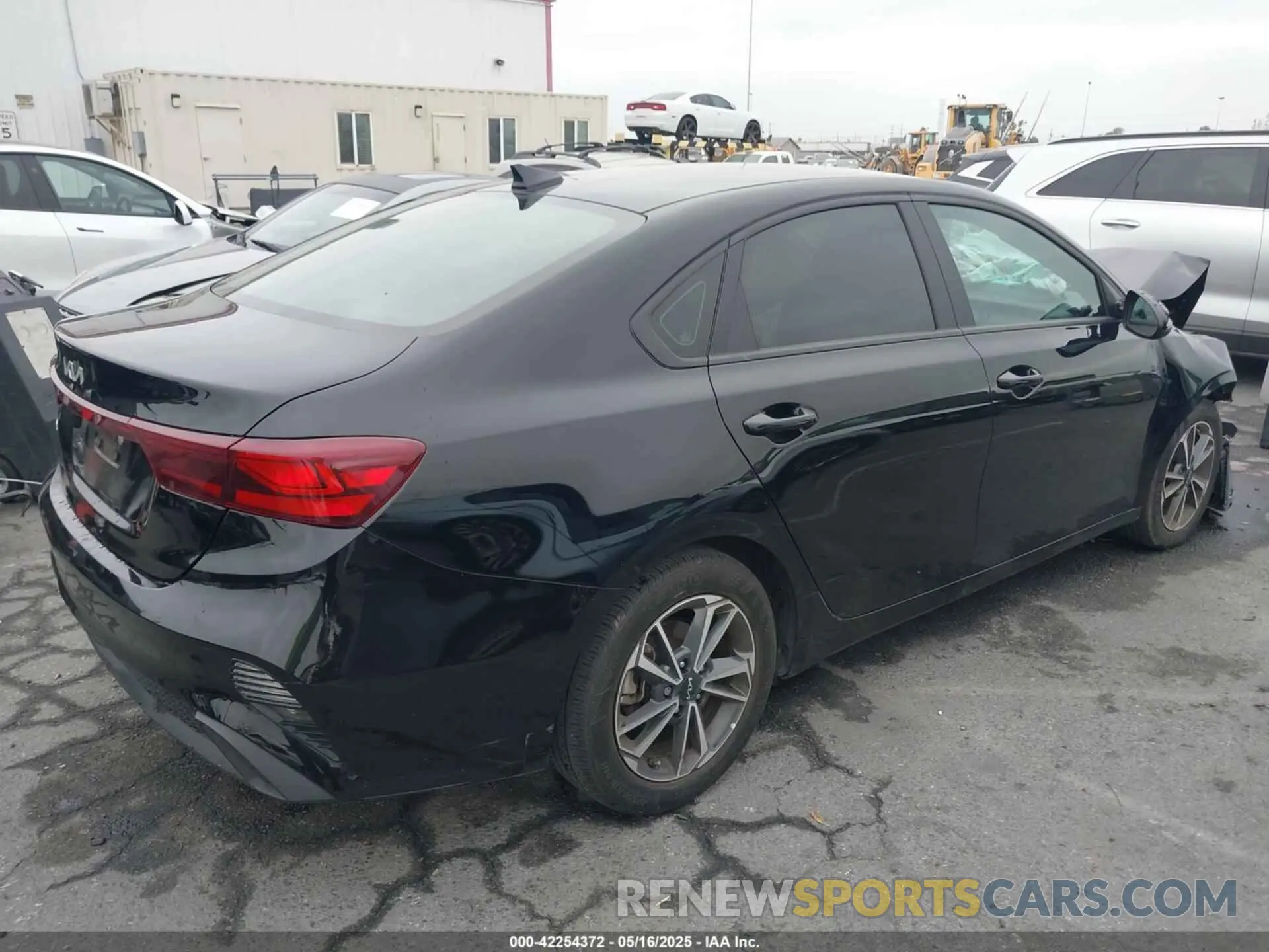 4 Photograph of a damaged car 3KPF24AD5PE584927 KIA FORTE 2023
