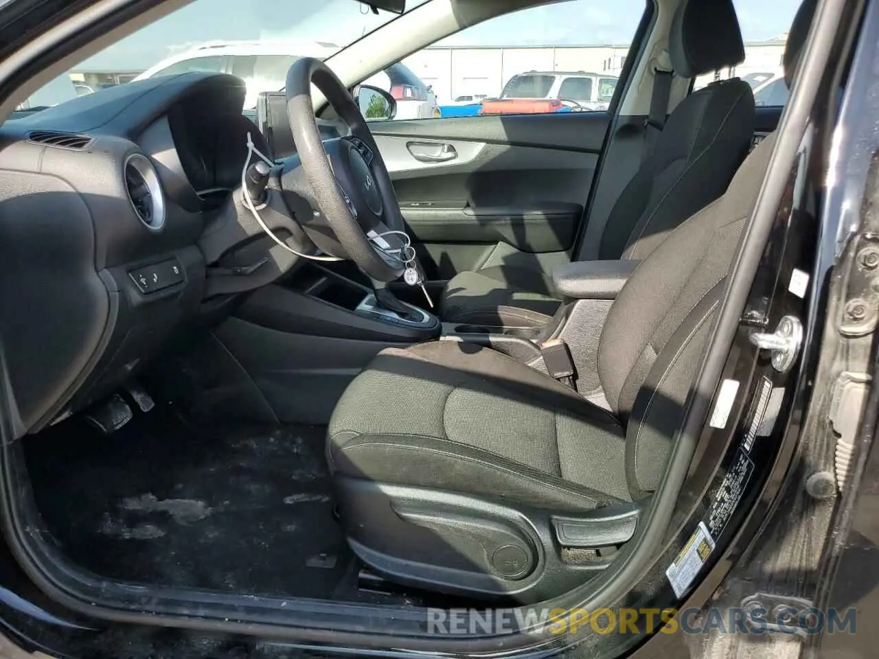 7 Фотография поврежденного автомобиля 3KPF24AD5PE607932 KIA FORTE 2023