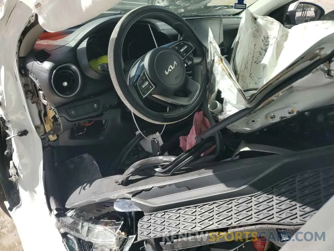 8 Фотография поврежденного автомобиля 3KPF24AD5PE641529 KIA FORTE 2023