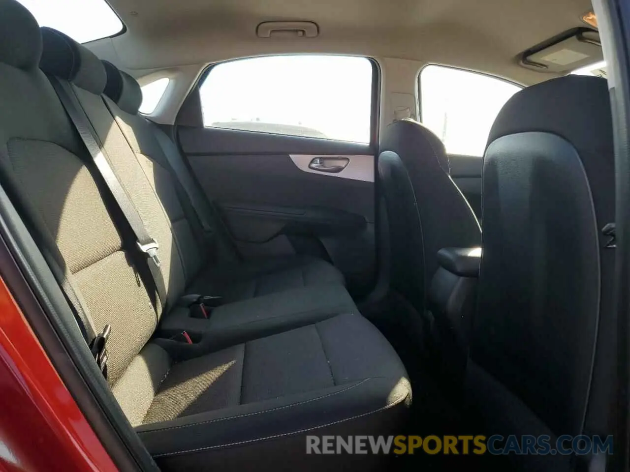 10 Фотография поврежденного автомобиля 3KPF24AD5PE656953 KIA FORTE 2023
