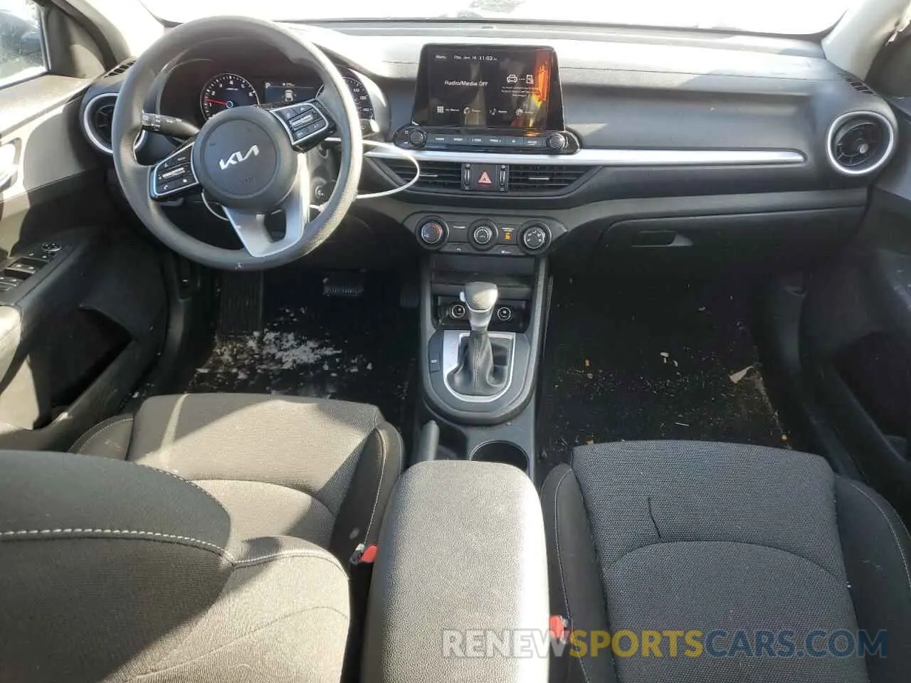 8 Фотография поврежденного автомобиля 3KPF24AD5PE674448 KIA FORTE 2023