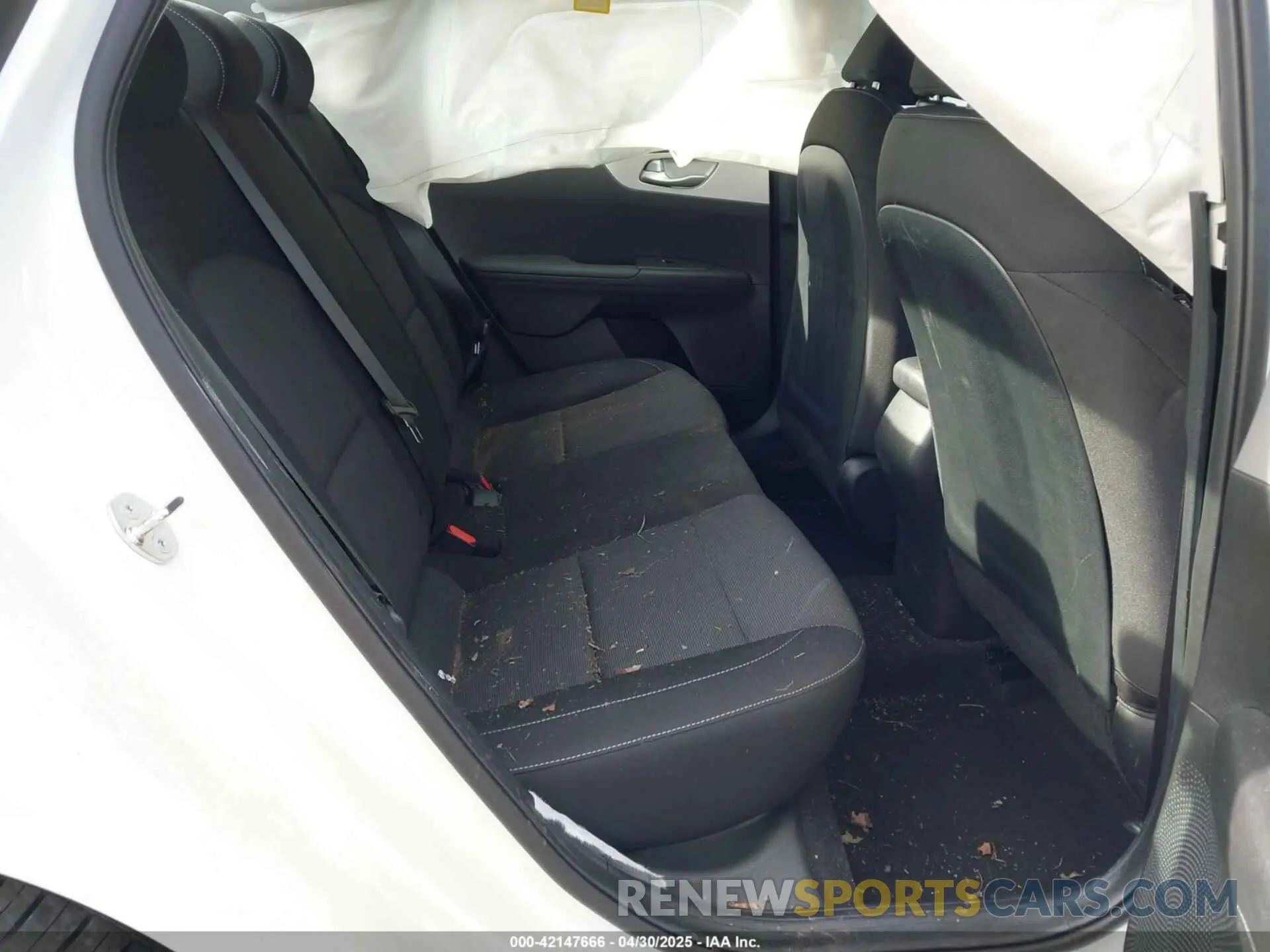 8 Photograph of a damaged car 3KPF24AD5PE690620 KIA FORTE 2023