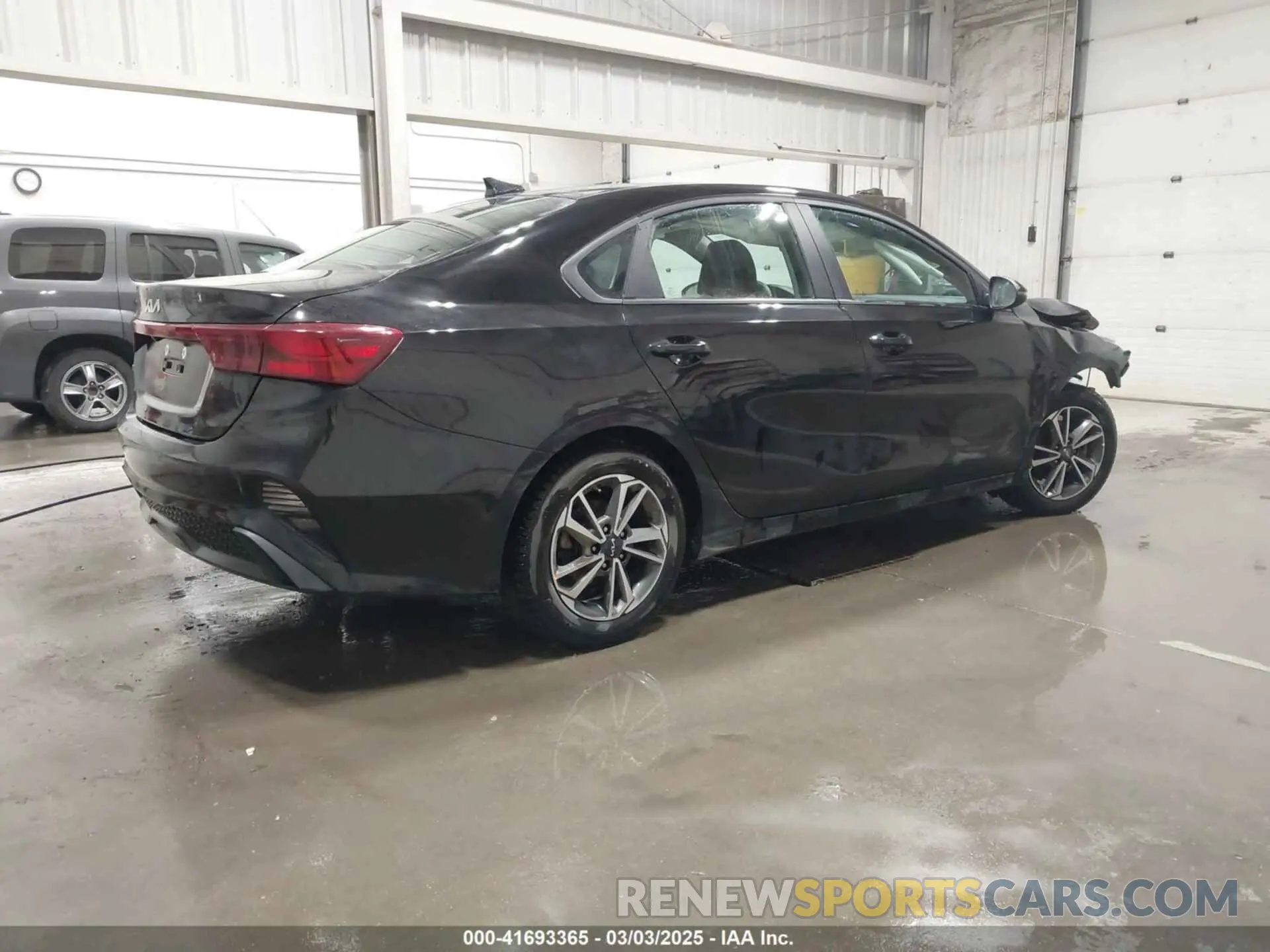 4 Фотография поврежденного автомобиля 3KPF24AD6PE528446 KIA FORTE 2023