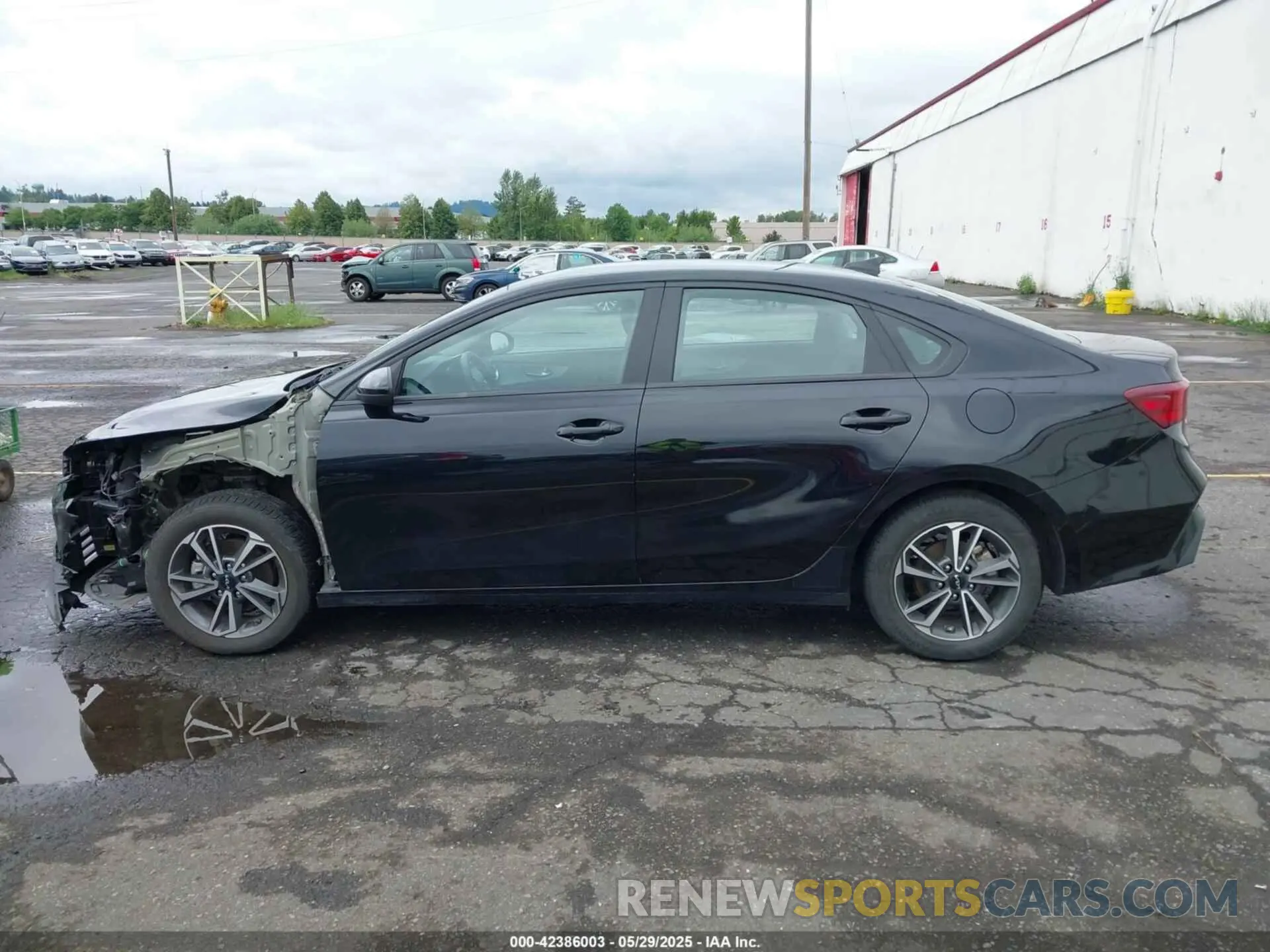 15 Photograph of a damaged car 3KPF24AD6PE578909 KIA FORTE 2023