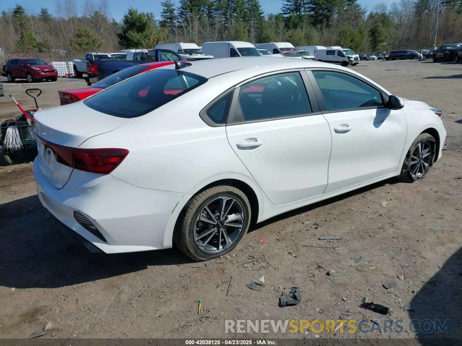4 Фотография поврежденного автомобиля 3KPF24AD6PE589036 KIA FORTE 2023