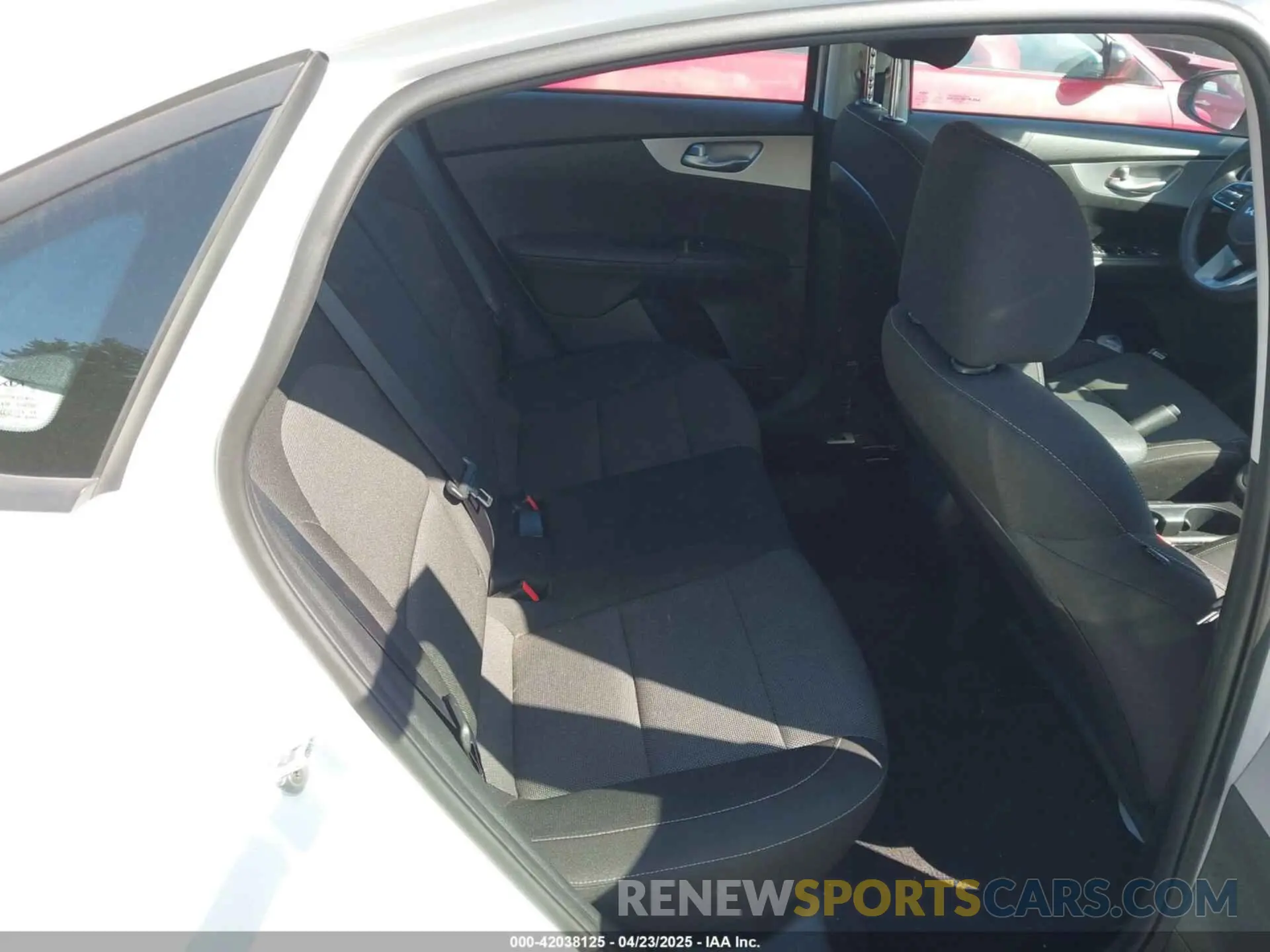 8 Фотография поврежденного автомобиля 3KPF24AD6PE589036 KIA FORTE 2023