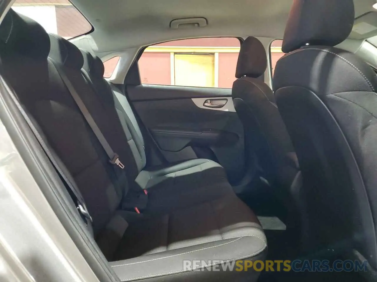 10 Фотография поврежденного автомобиля 3KPF24AD6PE615232 KIA FORTE 2023