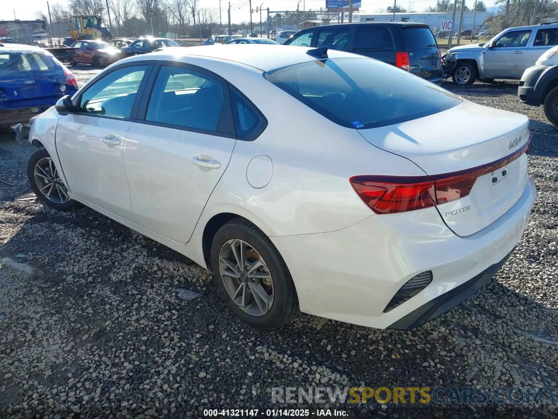 3 Фотография поврежденного автомобиля 3KPF24AD6PE642124 KIA FORTE 2023