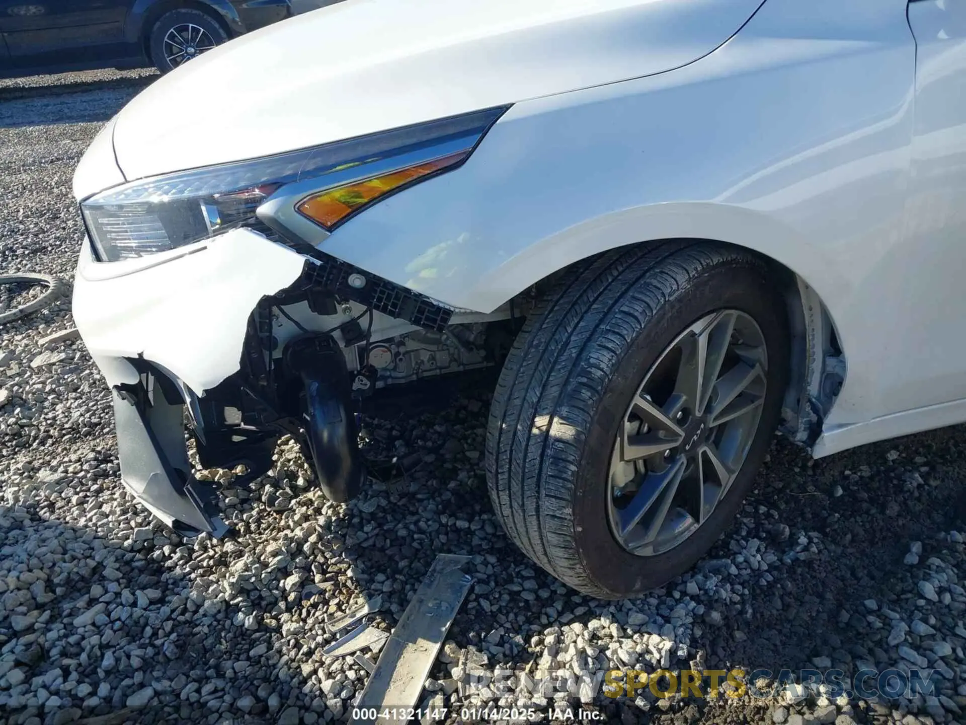 6 Фотография поврежденного автомобиля 3KPF24AD6PE642124 KIA FORTE 2023