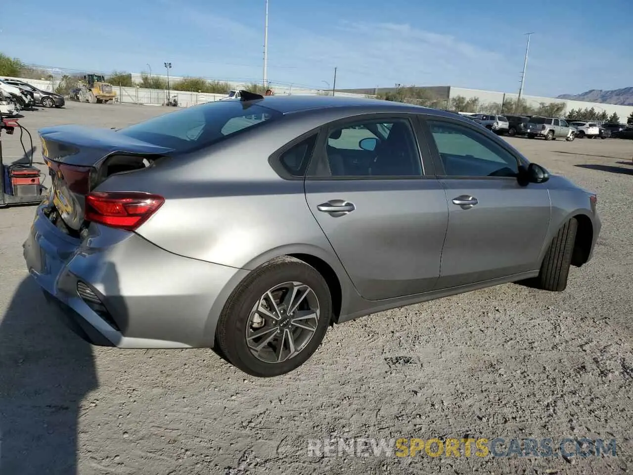 3 Фотография поврежденного автомобиля 3KPF24AD6PE647193 KIA FORTE 2023