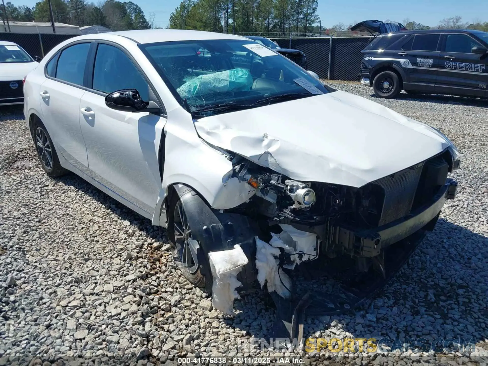 1 Photograph of a damaged car 3KPF24AD6PE662664 KIA FORTE 2023