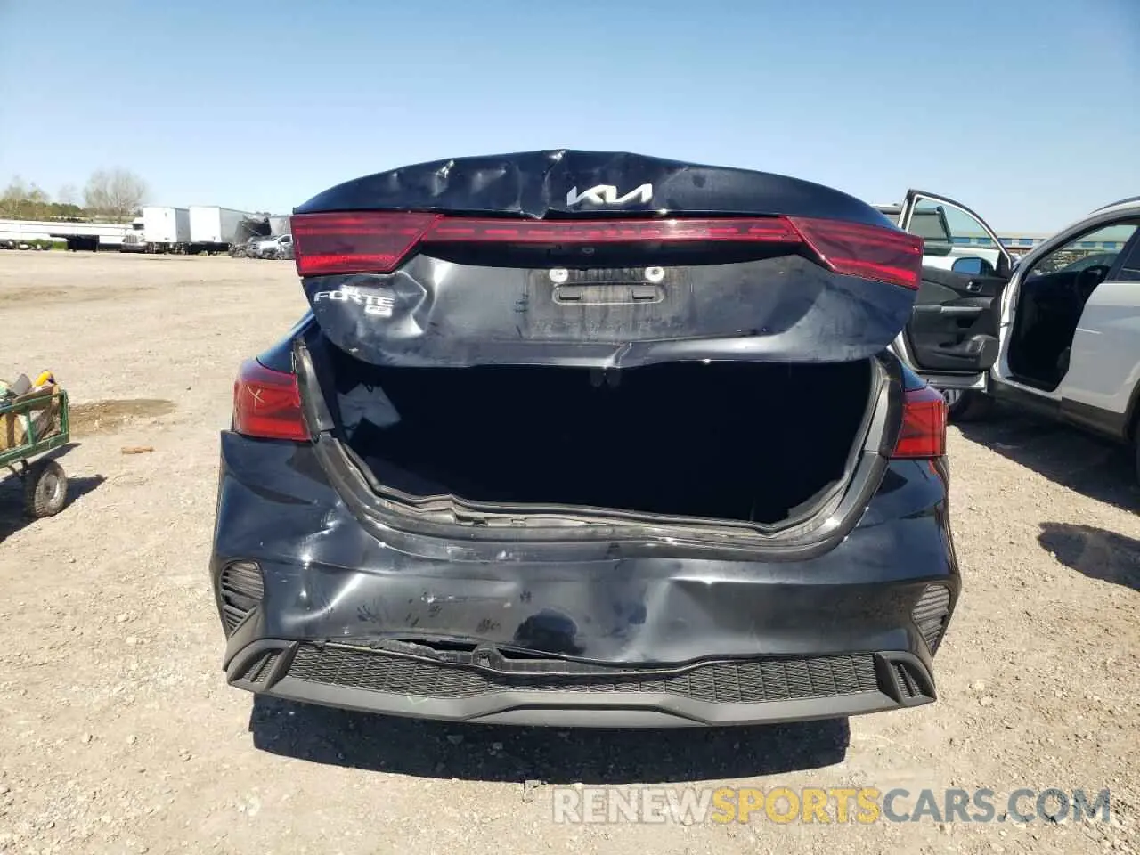 6 Фотография поврежденного автомобиля 3KPF24AD6PE685281 KIA FORTE 2023