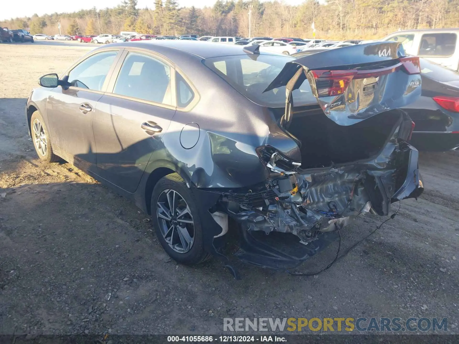 3 Фотография поврежденного автомобиля 3KPF24AD7PE543022 KIA FORTE 2023
