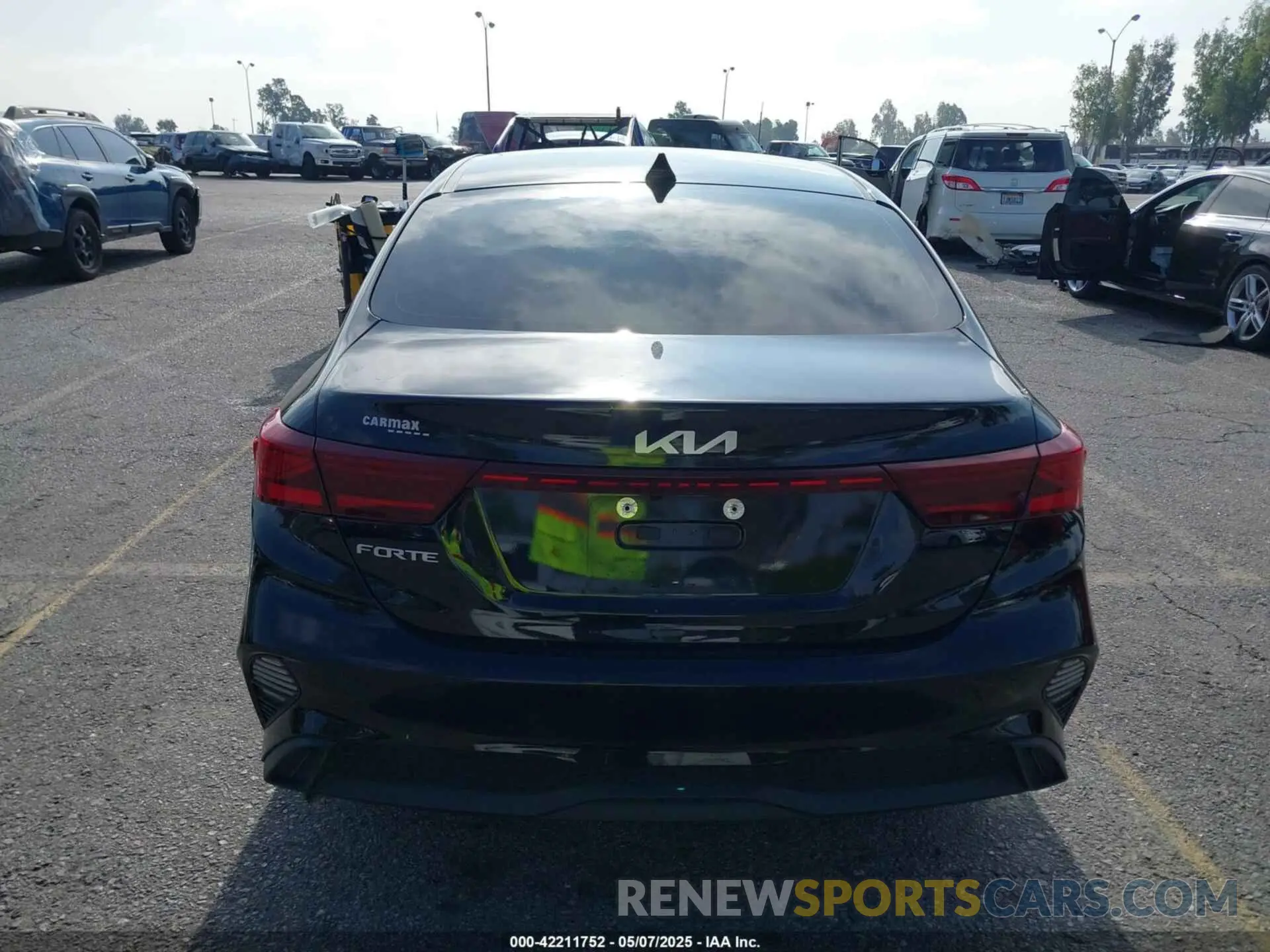 17 Photograph of a damaged car 3KPF24AD7PE550875 KIA FORTE 2023