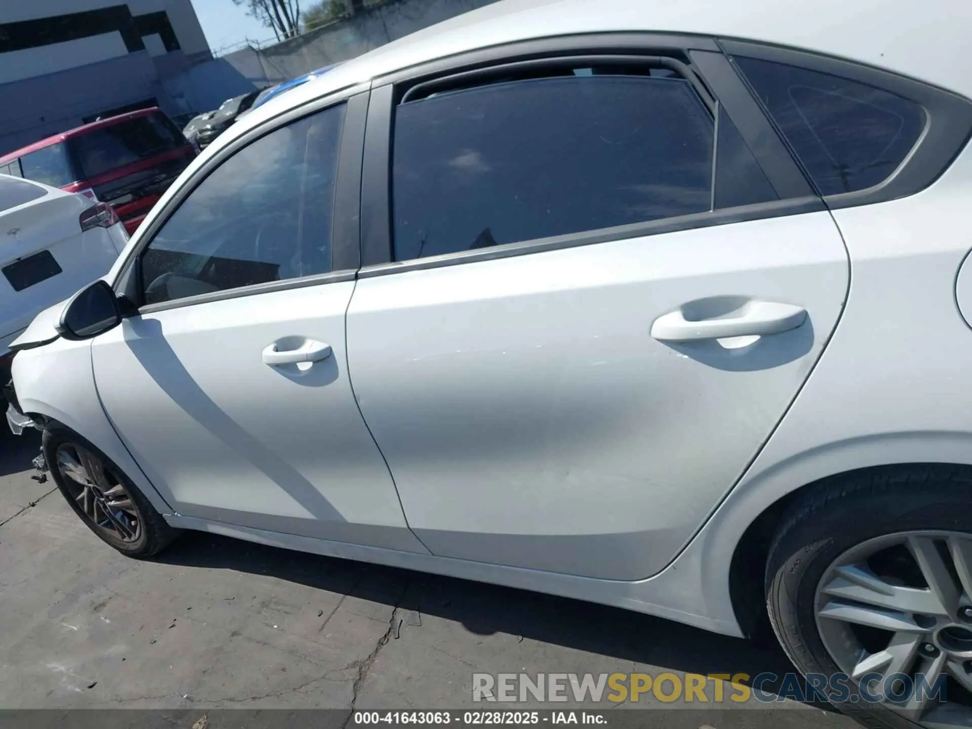 15 Фотография поврежденного автомобиля 3KPF24AD7PE551055 KIA FORTE 2023