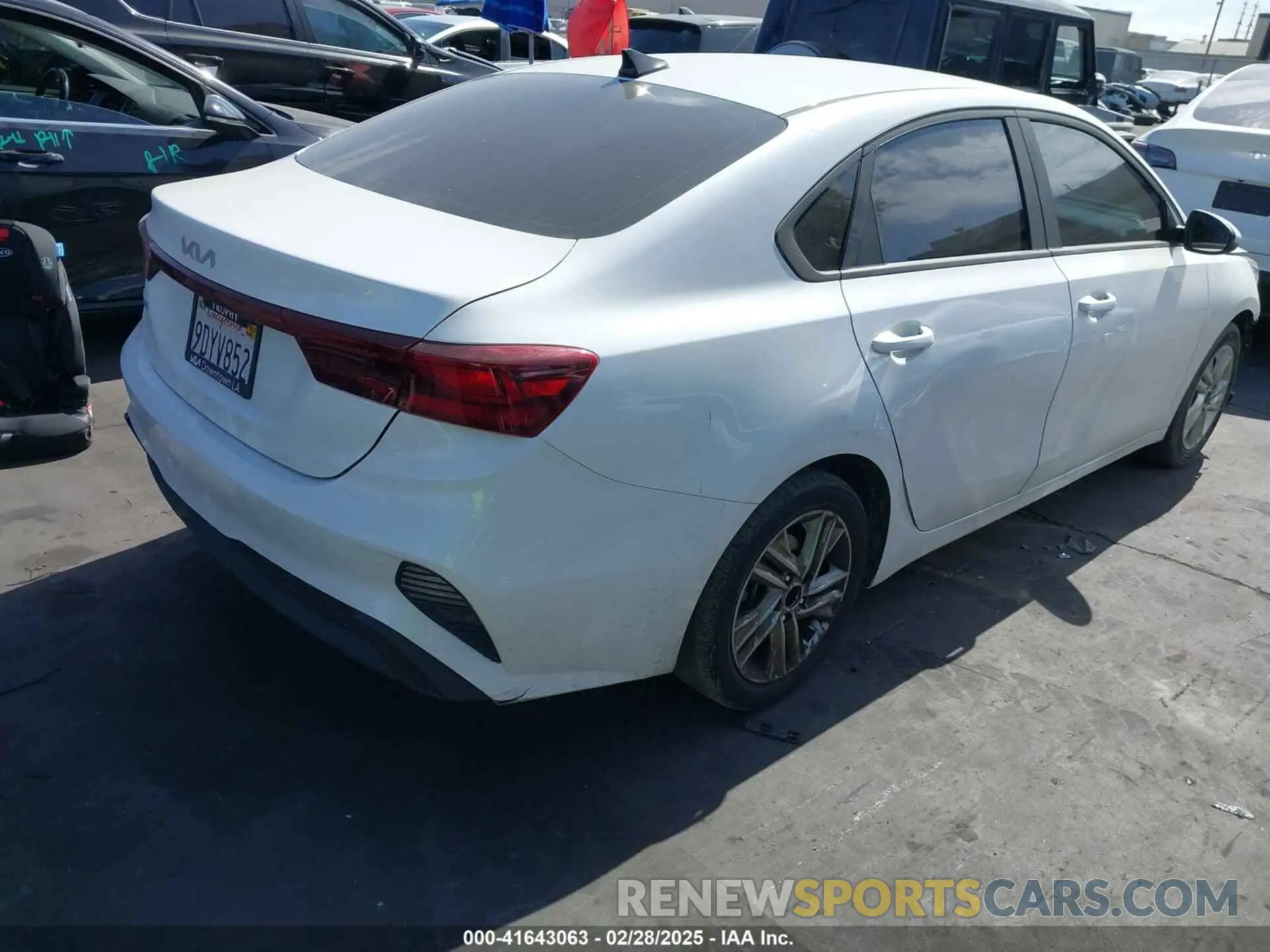 4 Фотография поврежденного автомобиля 3KPF24AD7PE551055 KIA FORTE 2023