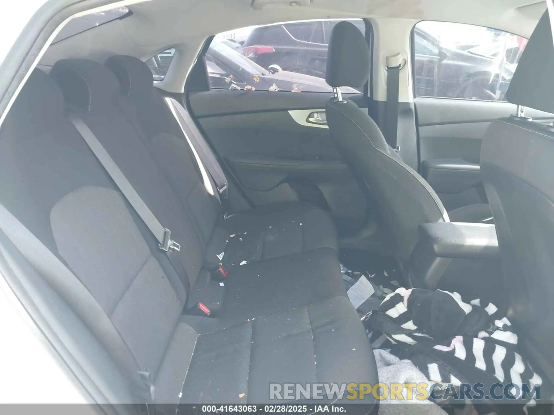 8 Фотография поврежденного автомобиля 3KPF24AD7PE551055 KIA FORTE 2023