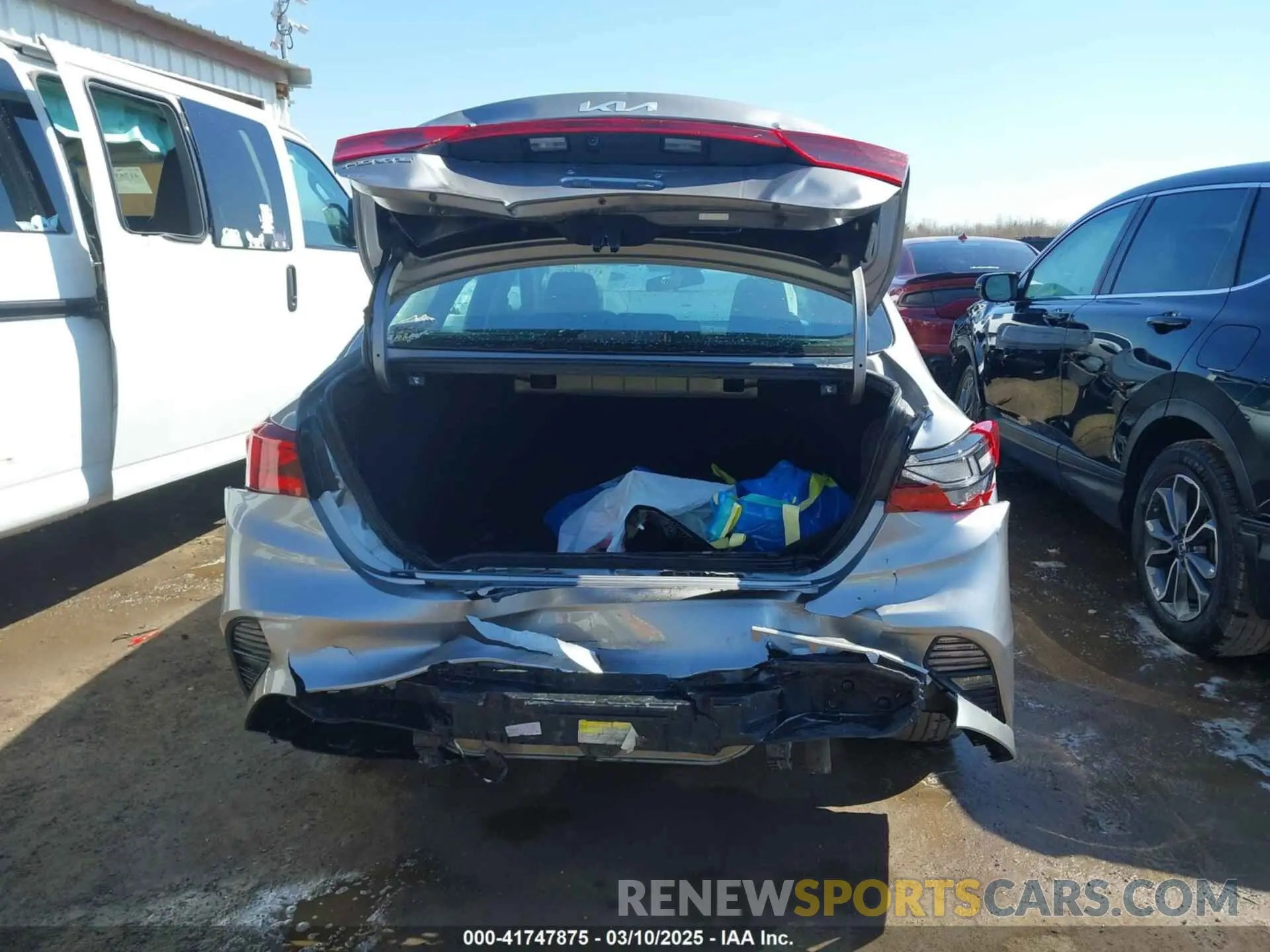 17 Photograph of a damaged car 3KPF24AD7PE561018 KIA FORTE 2023