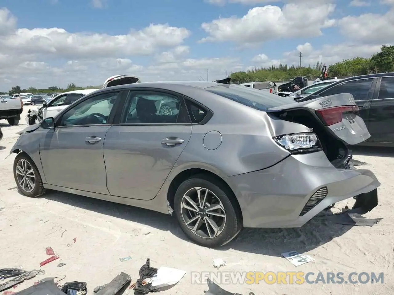 2 Фотография поврежденного автомобиля 3KPF24AD7PE592320 KIA FORTE 2023