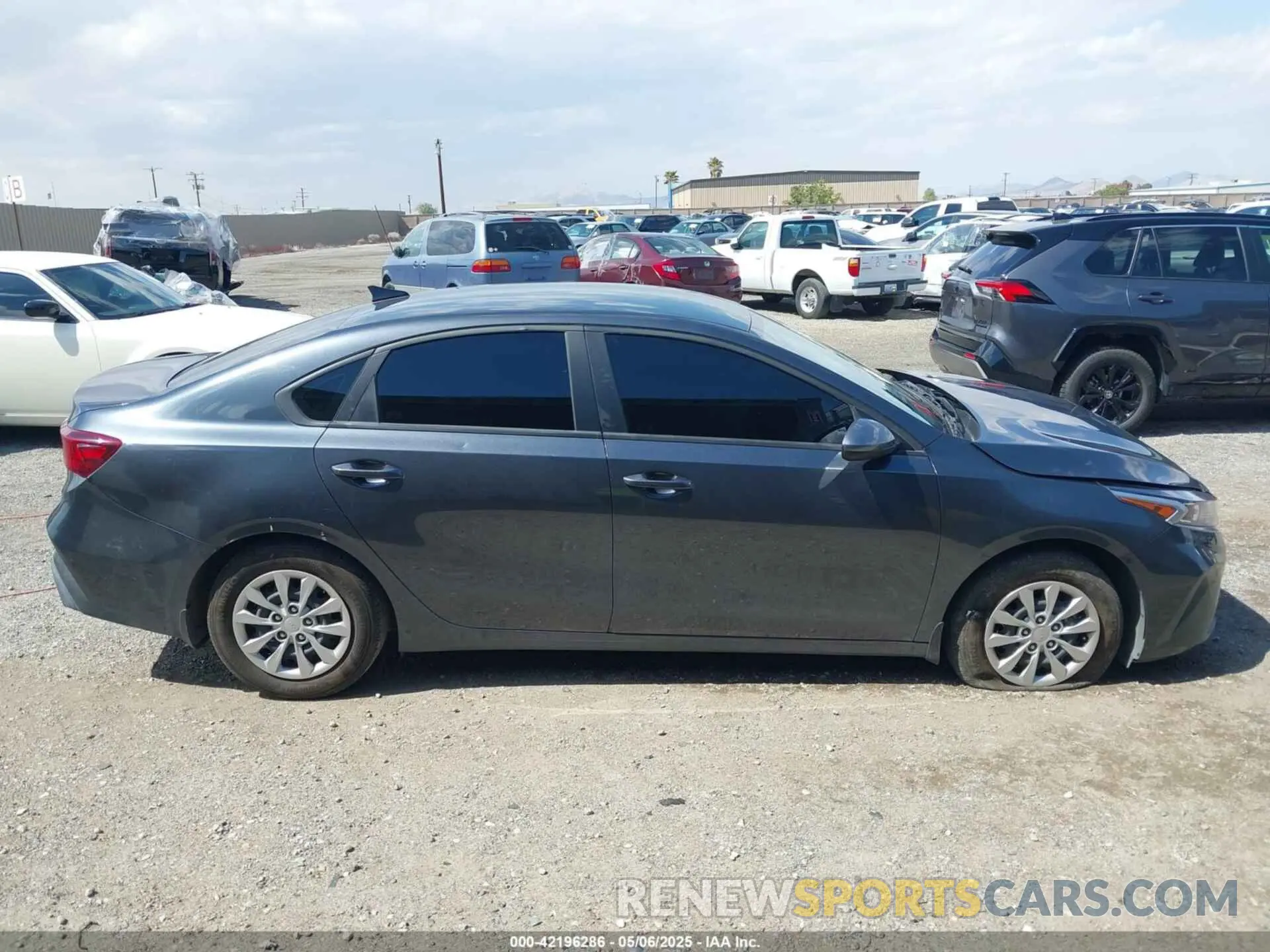 13 Photograph of a damaged car 3KPF24AD7PE609231 KIA FORTE 2023