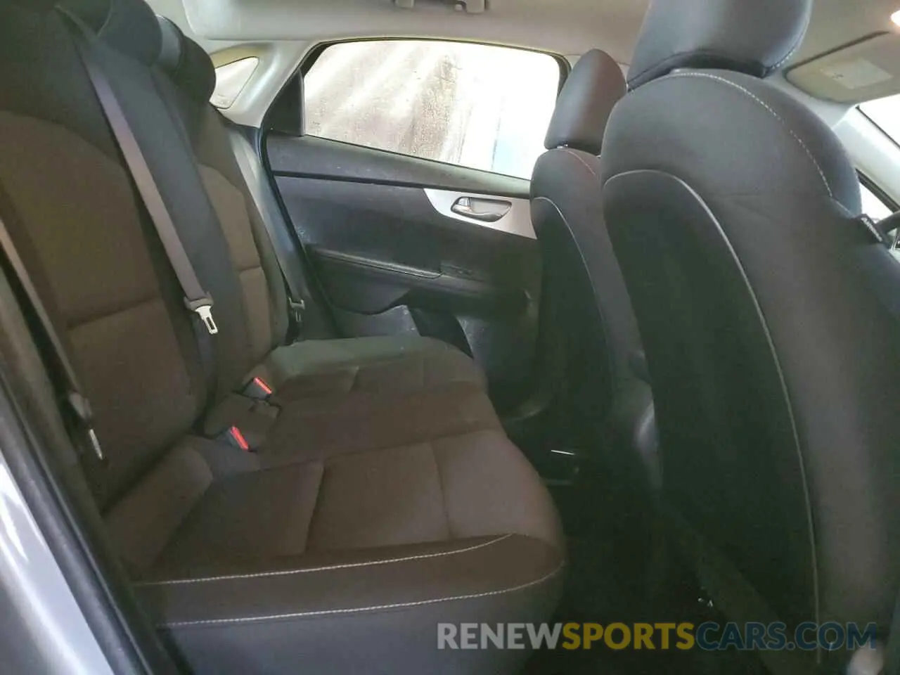 10 Фотография поврежденного автомобиля 3KPF24AD7PE629544 KIA FORTE 2023
