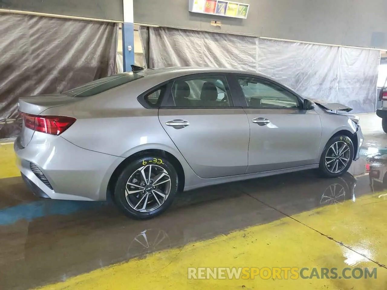 3 Фотография поврежденного автомобиля 3KPF24AD7PE629544 KIA FORTE 2023