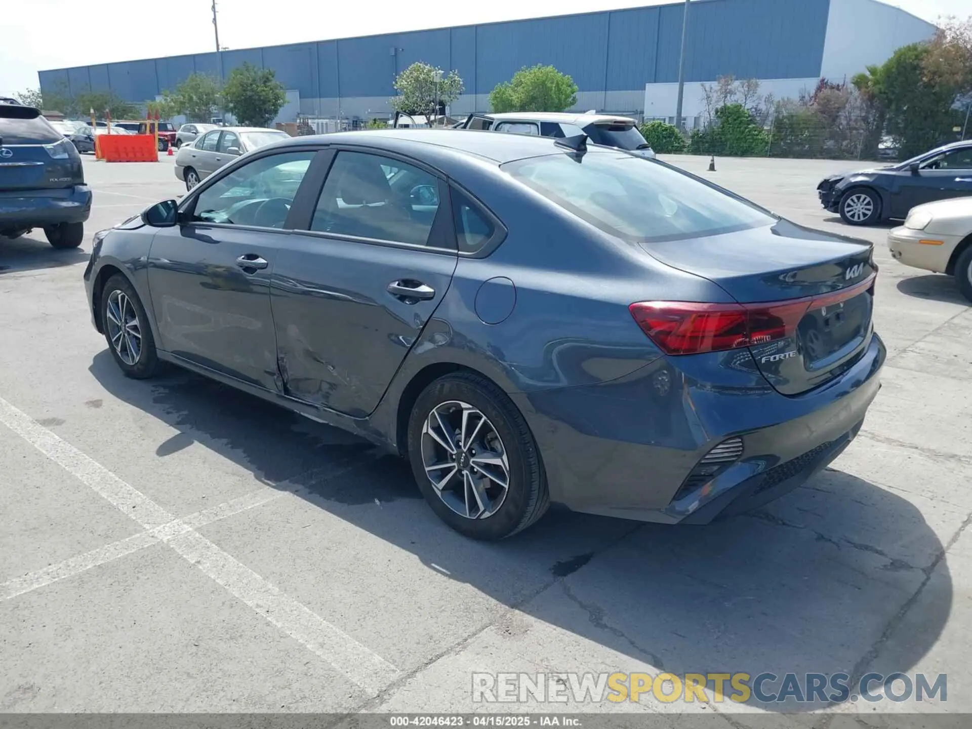 3 Фотография поврежденного автомобиля 3KPF24AD7PE634209 KIA FORTE 2023