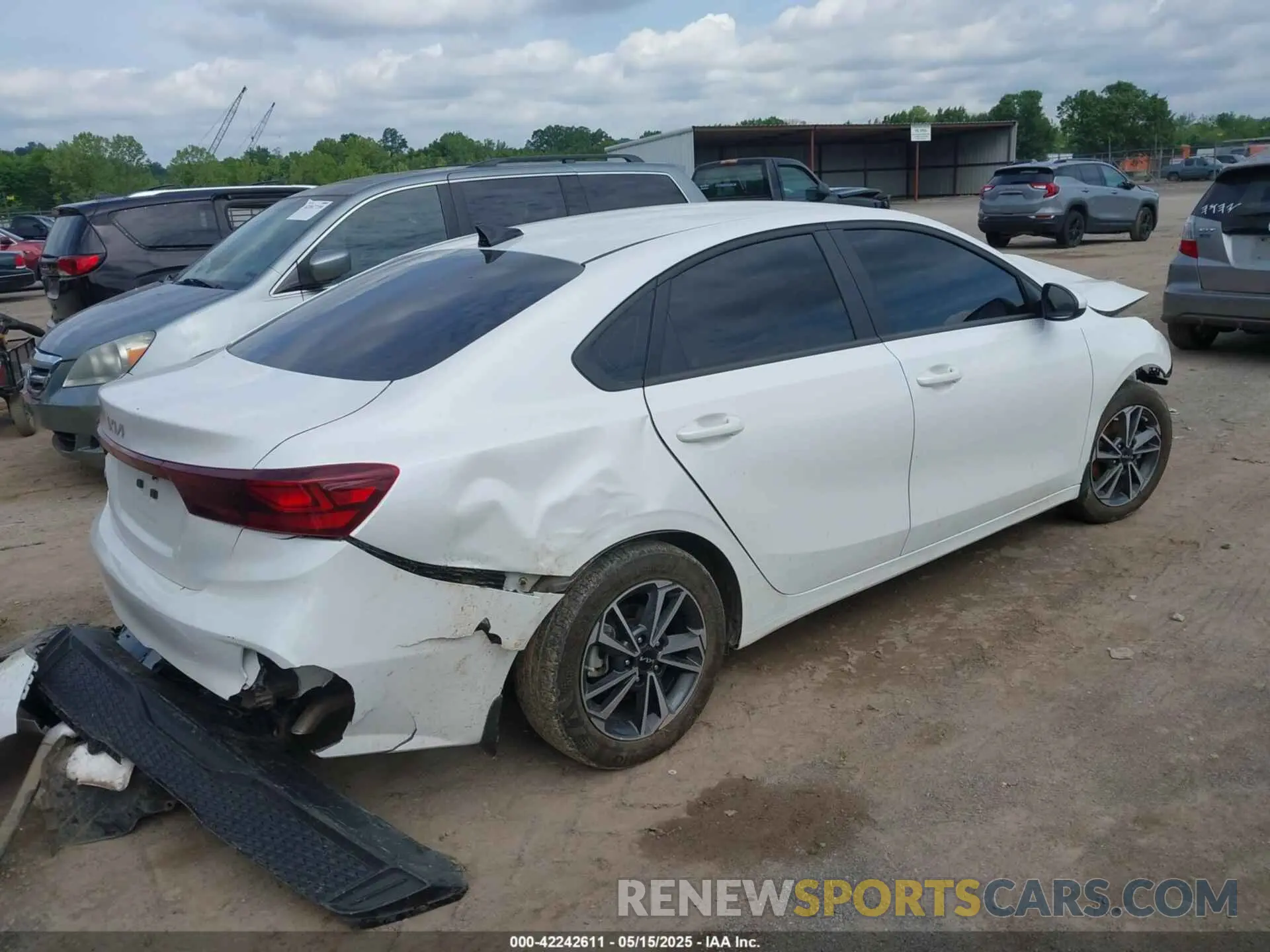 4 Фотография поврежденного автомобиля 3KPF24AD7PE641760 KIA FORTE 2023