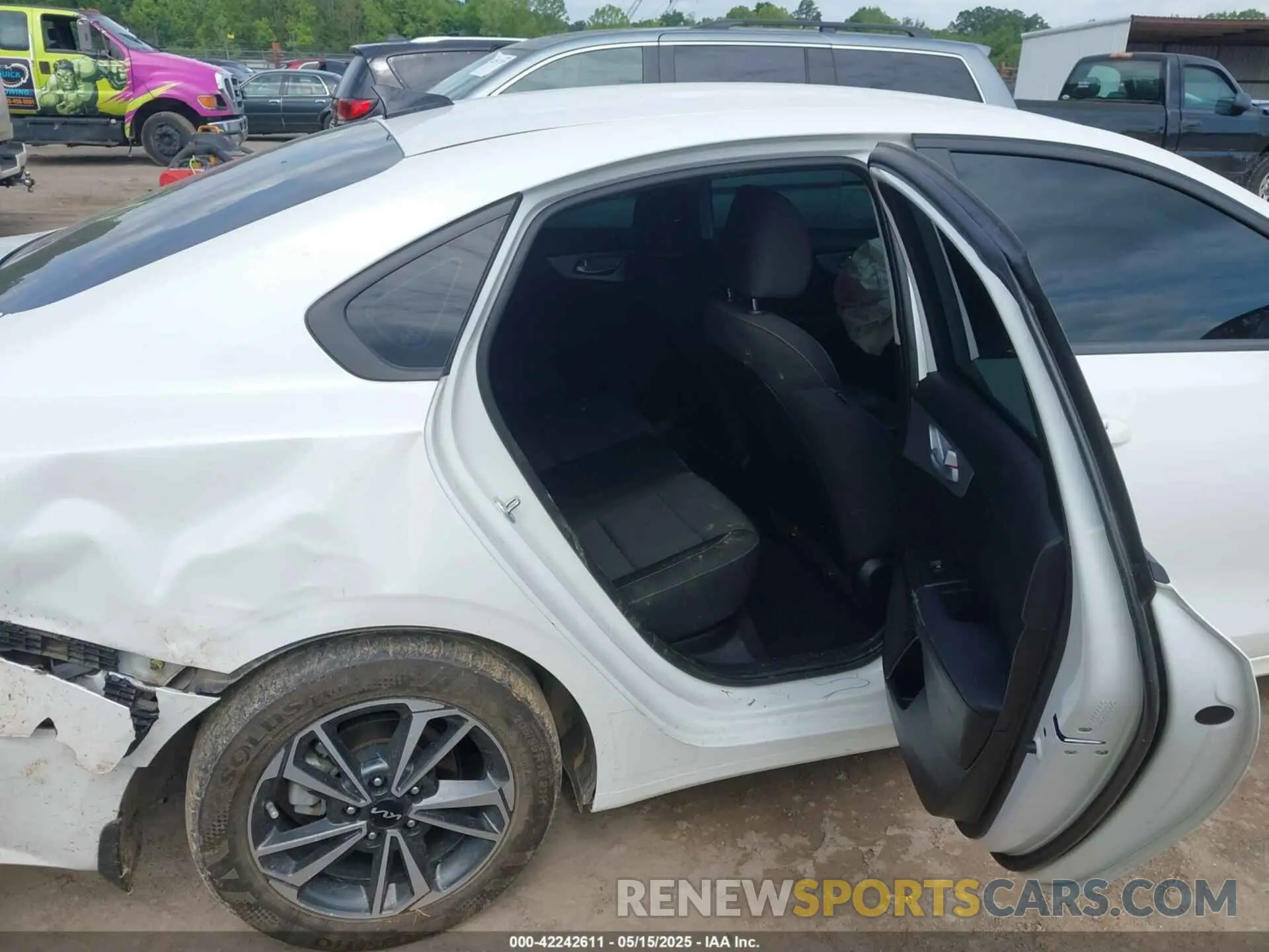8 Фотография поврежденного автомобиля 3KPF24AD7PE641760 KIA FORTE 2023