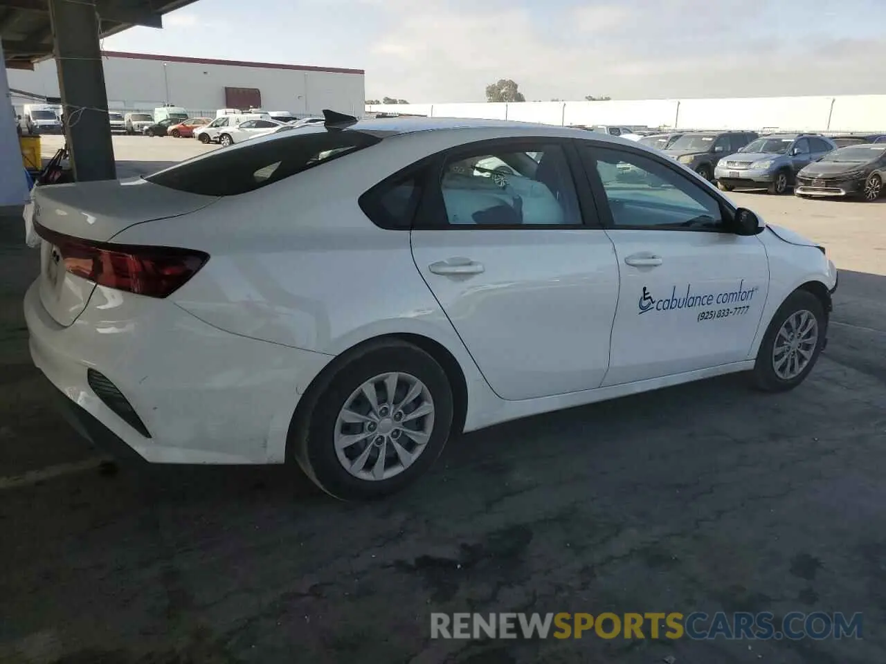 3 Фотография поврежденного автомобиля 3KPF24AD7PE656839 KIA FORTE 2023