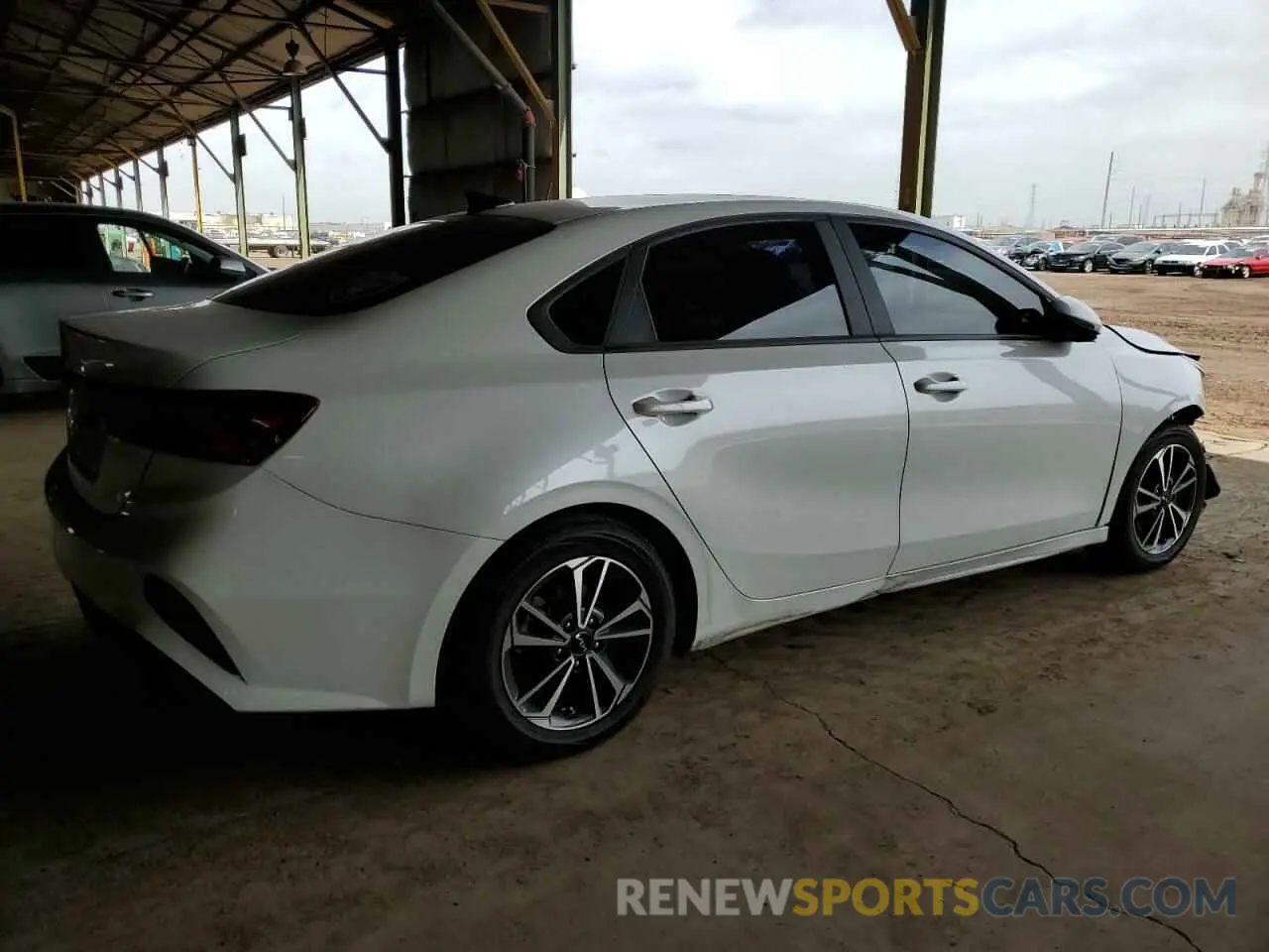 3 Фотография поврежденного автомобиля 3KPF24AD7PE669350 KIA FORTE 2023