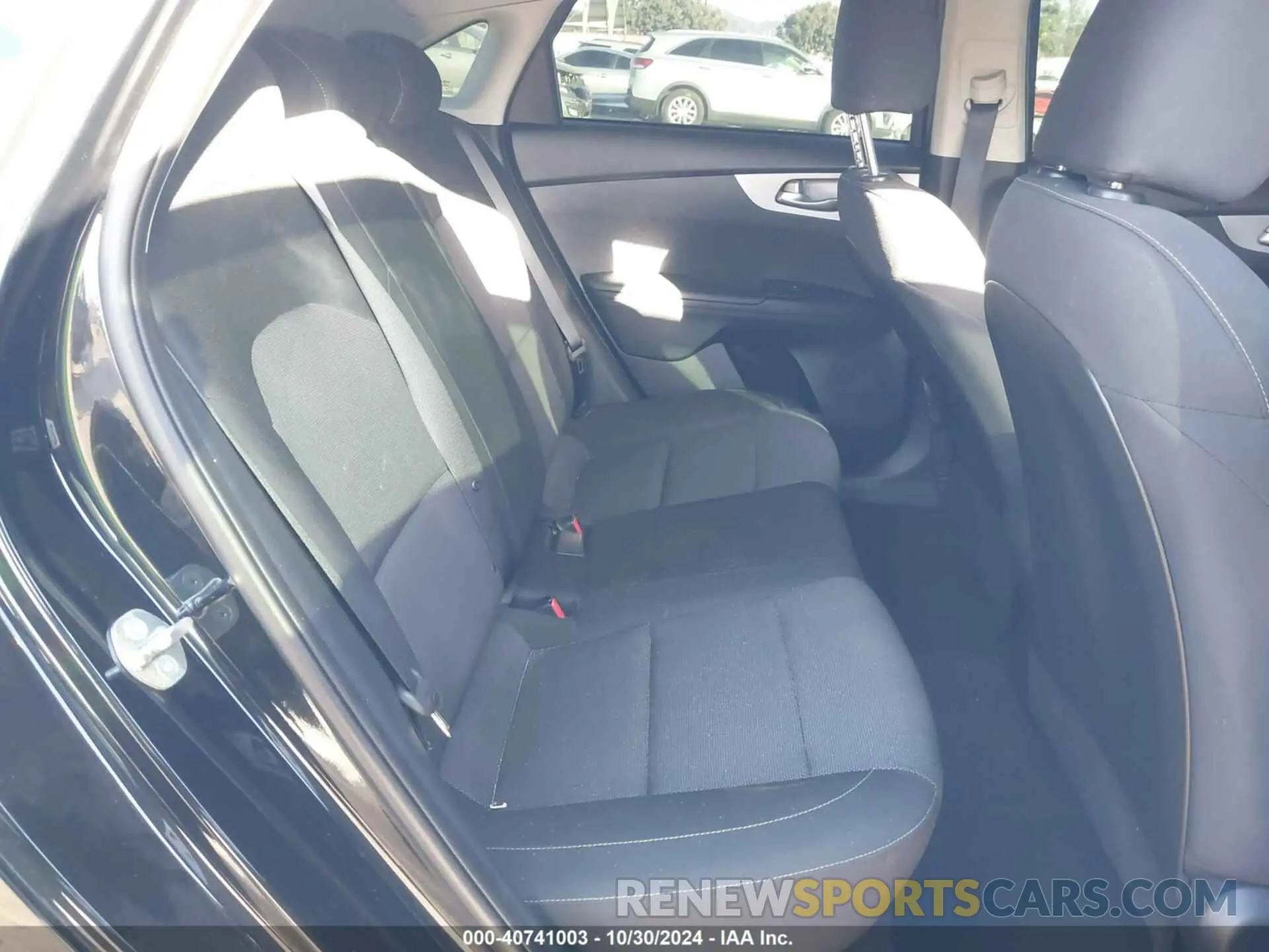 8 Фотография поврежденного автомобиля 3KPF24AD7PE680915 KIA FORTE 2023