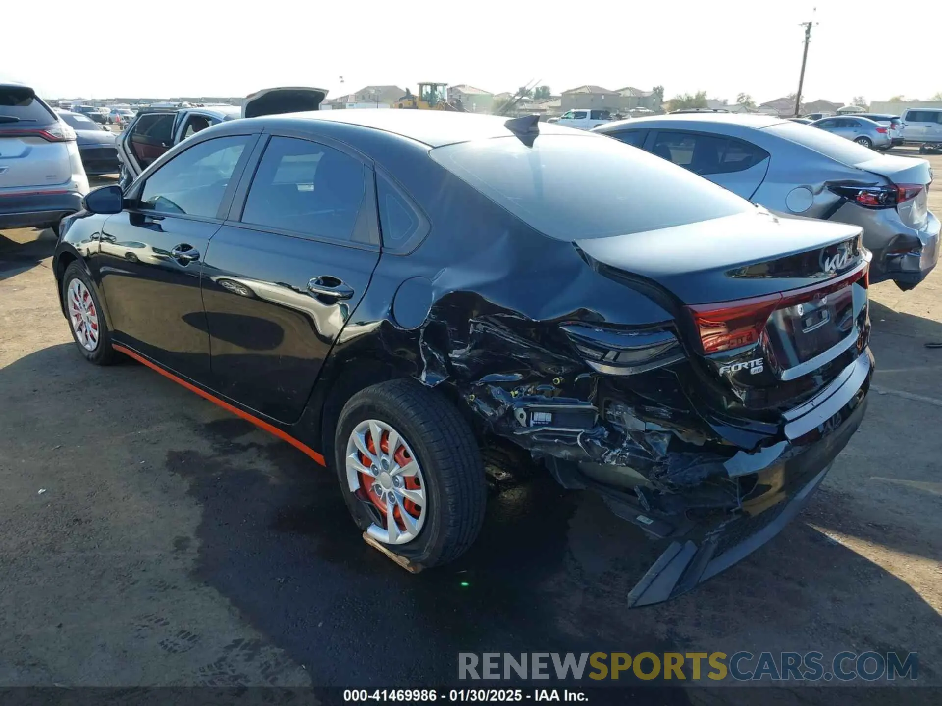 3 Фотография поврежденного автомобиля 3KPF24AD7PE684267 KIA FORTE 2023