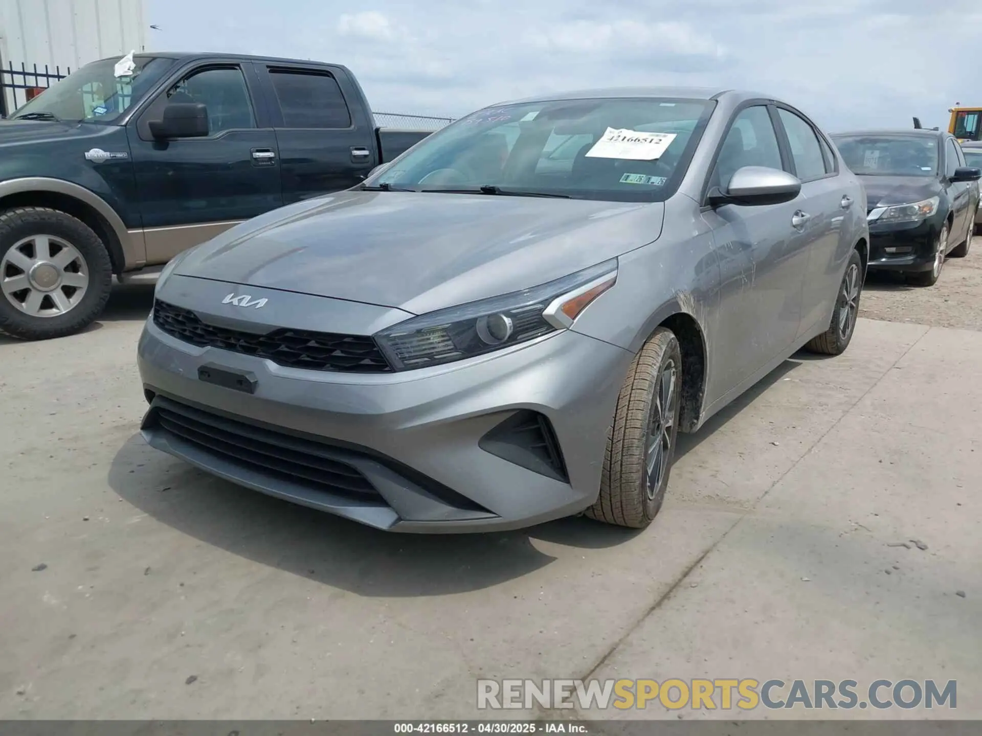 2 Фотография поврежденного автомобиля 3KPF24AD8PE558631 KIA FORTE 2023