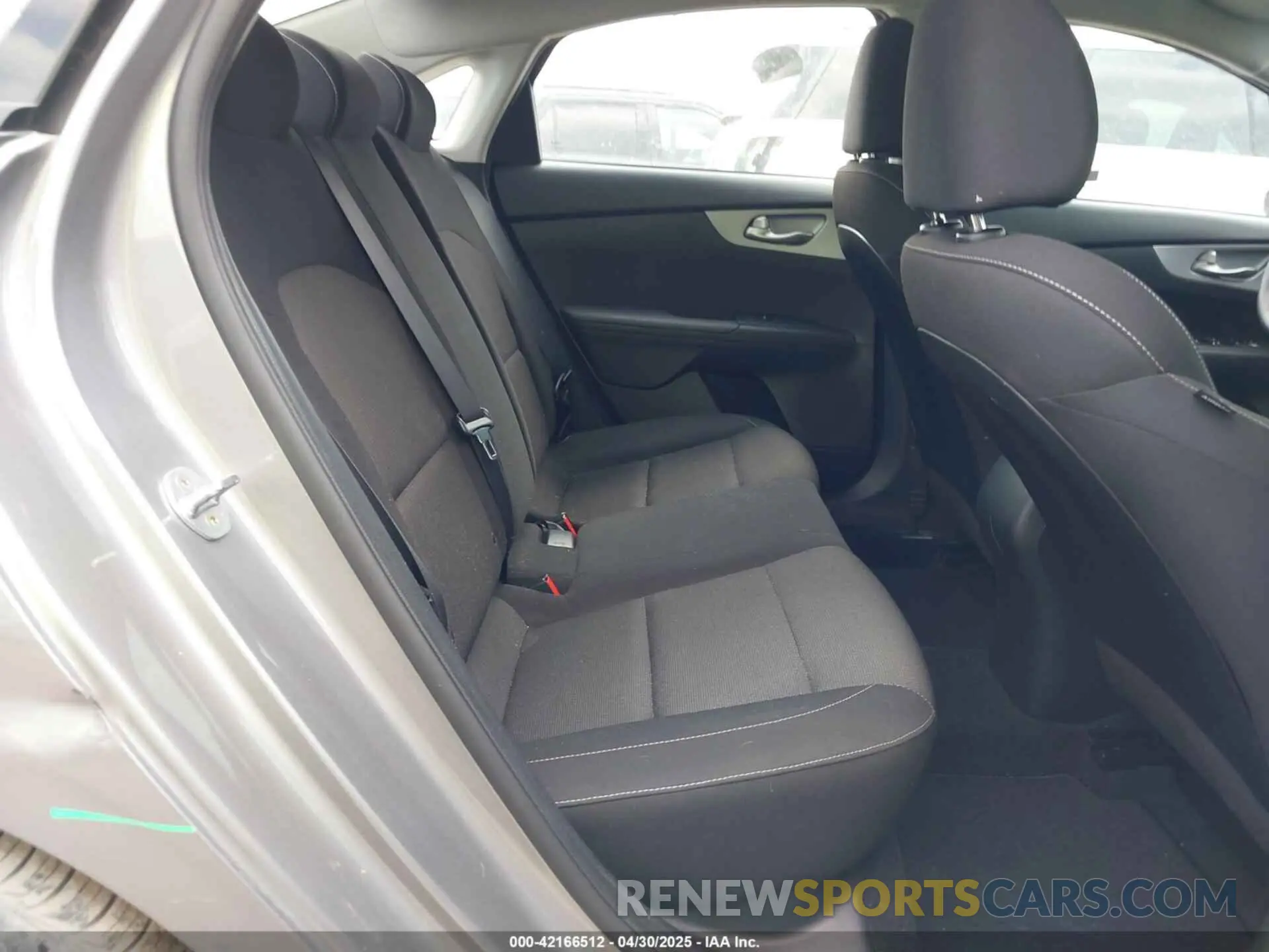 8 Фотография поврежденного автомобиля 3KPF24AD8PE558631 KIA FORTE 2023
