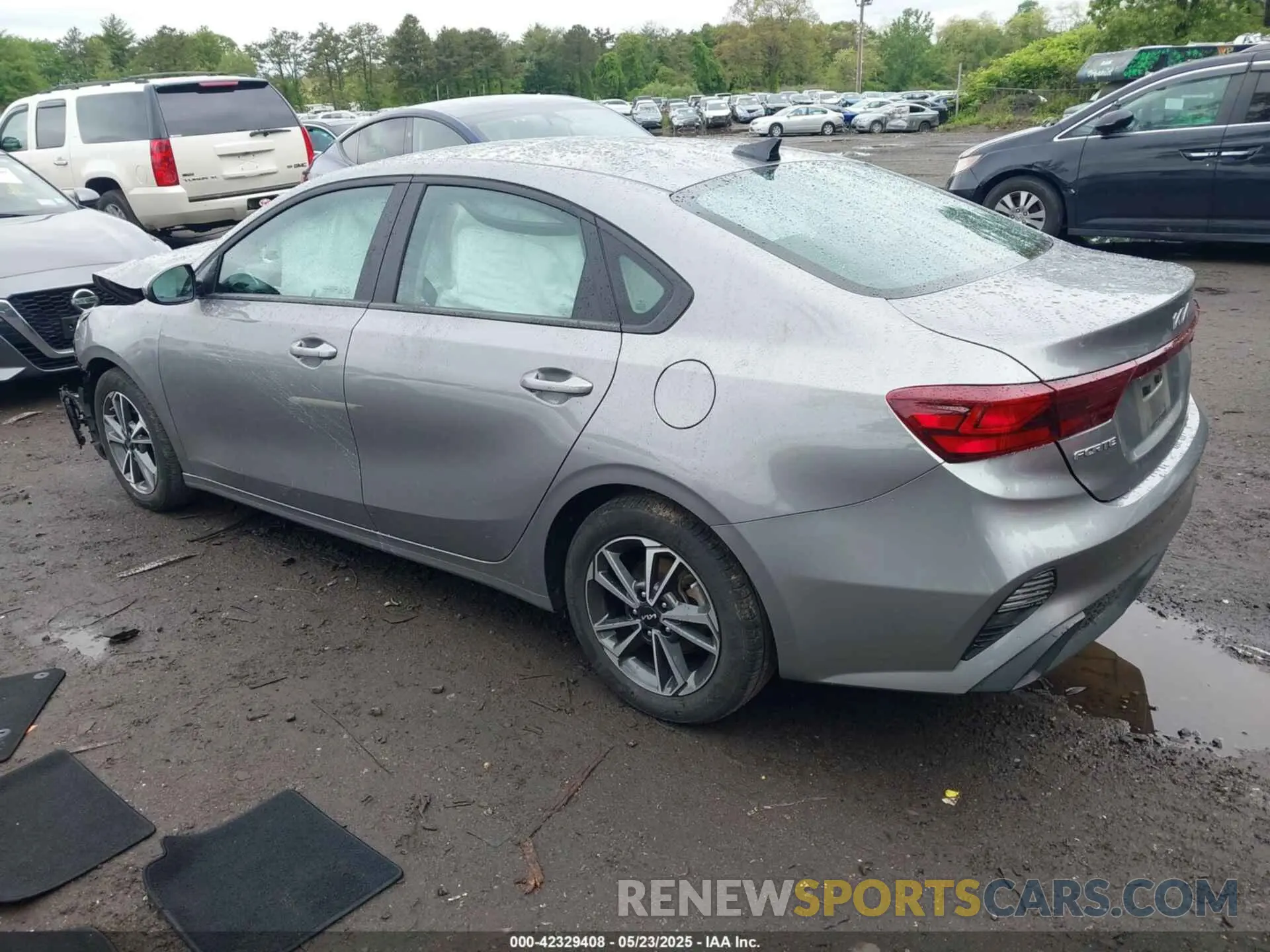 3 Фотография поврежденного автомобиля 3KPF24AD8PE558676 KIA FORTE 2023