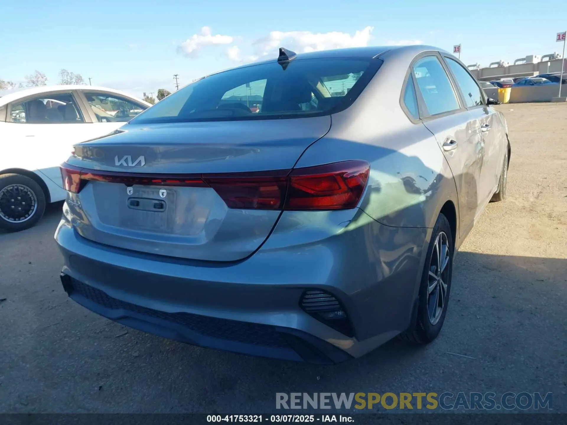 4 Фотография поврежденного автомобиля 3KPF24AD8PE558760 KIA FORTE 2023