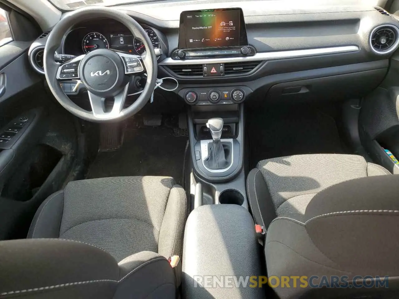 8 Фотография поврежденного автомобиля 3KPF24AD8PE570536 KIA FORTE 2023