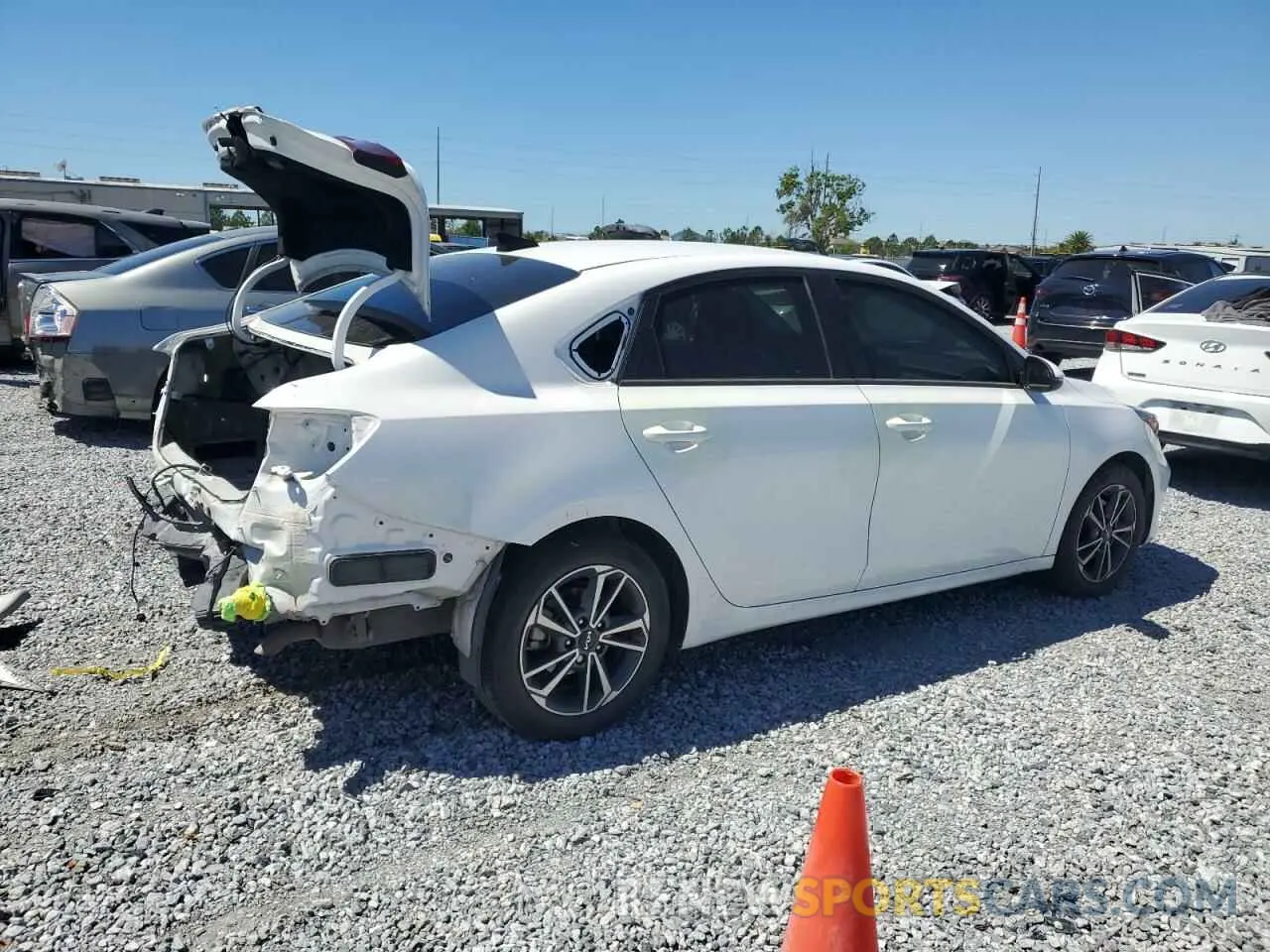3 Фотография поврежденного автомобиля 3KPF24AD8PE593959 KIA FORTE 2023