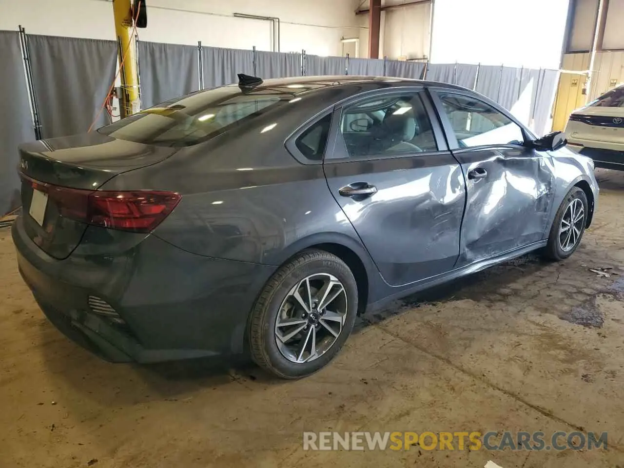 3 Фотография поврежденного автомобиля 3KPF24AD8PE620464 KIA FORTE 2023