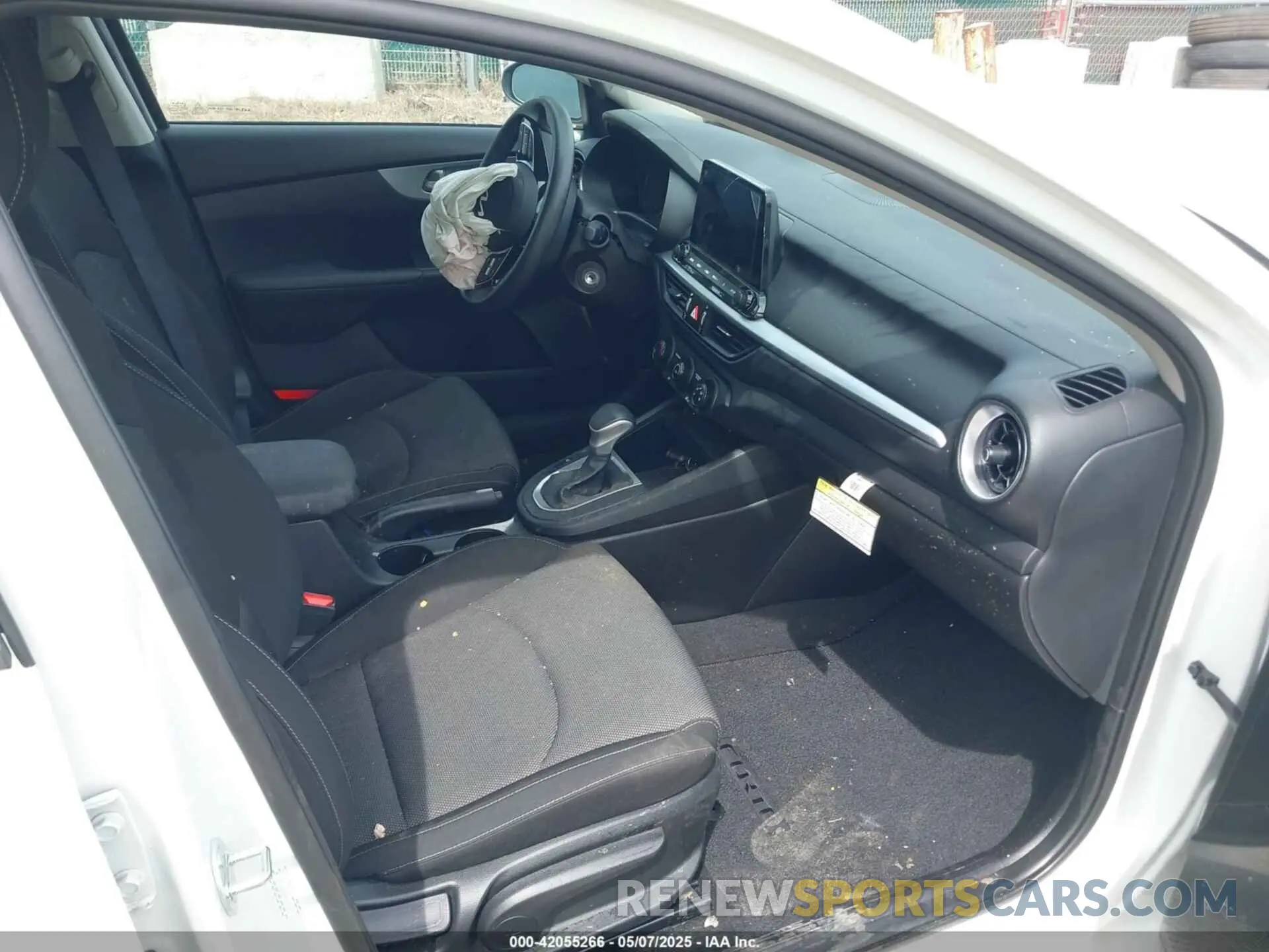 5 Фотография поврежденного автомобиля 3KPF24AD8PE636700 KIA FORTE 2023