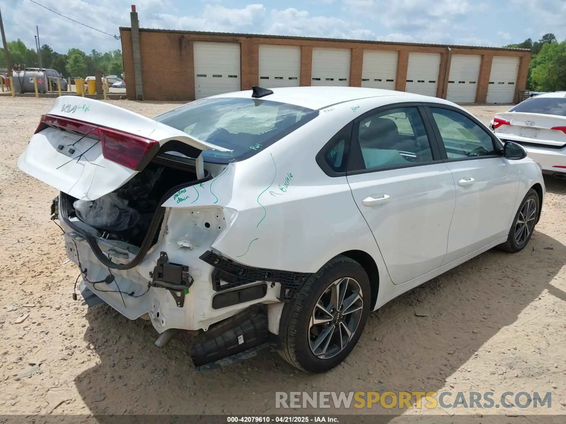 4 Фотография поврежденного автомобиля 3KPF24AD8PE660592 KIA FORTE 2023
