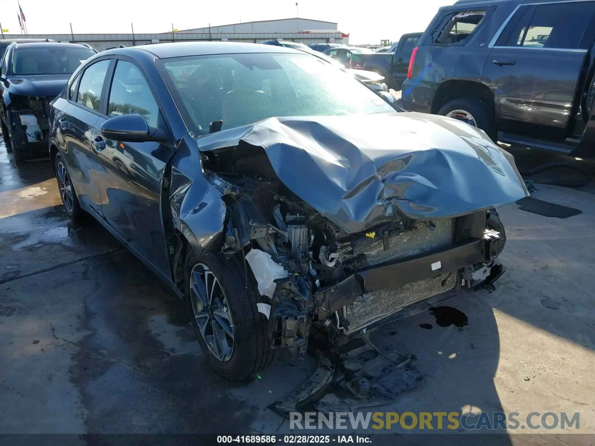 1 Photograph of a damaged car 3KPF24AD8PE679854 KIA FORTE 2023
