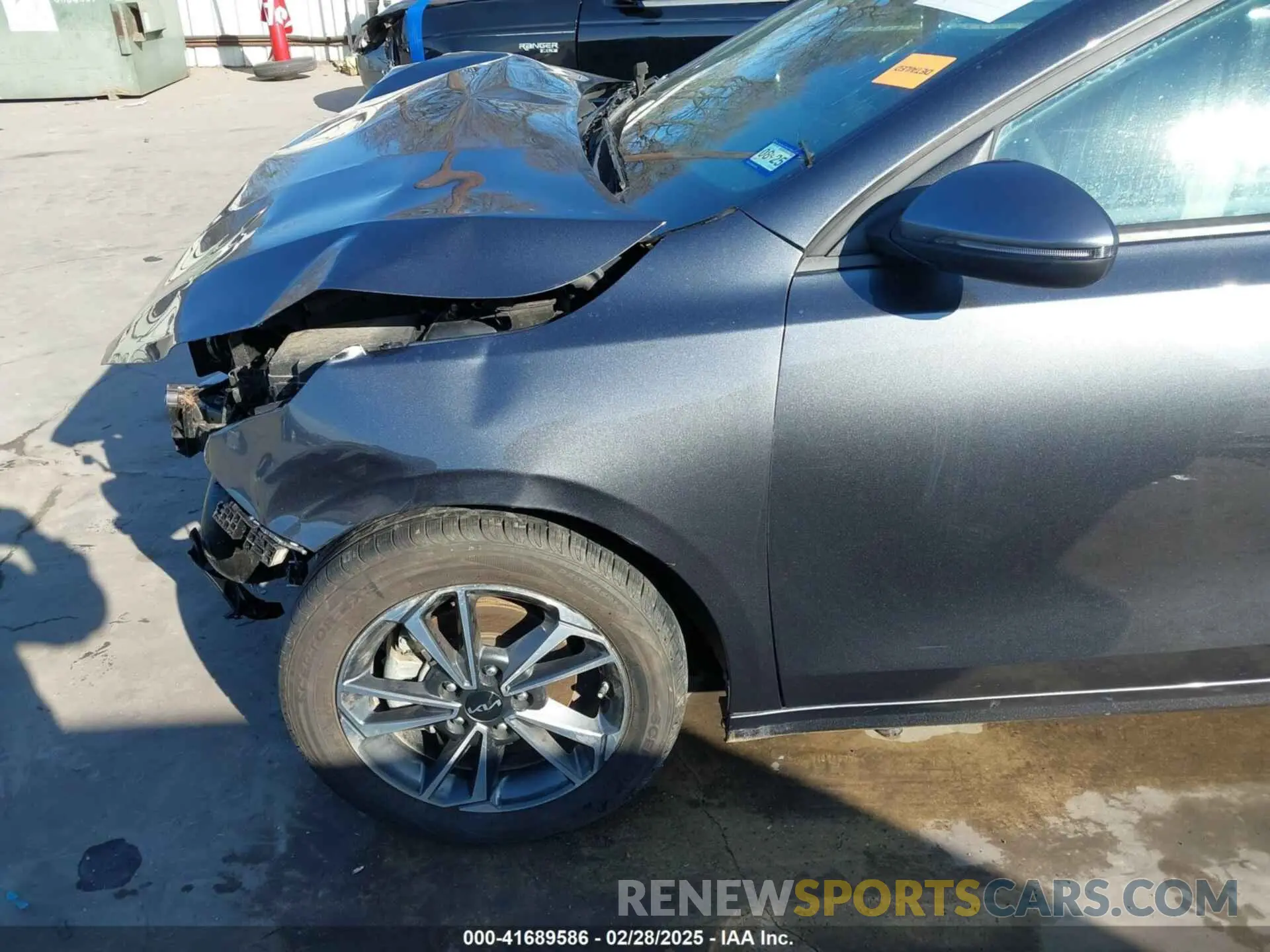18 Photograph of a damaged car 3KPF24AD8PE679854 KIA FORTE 2023