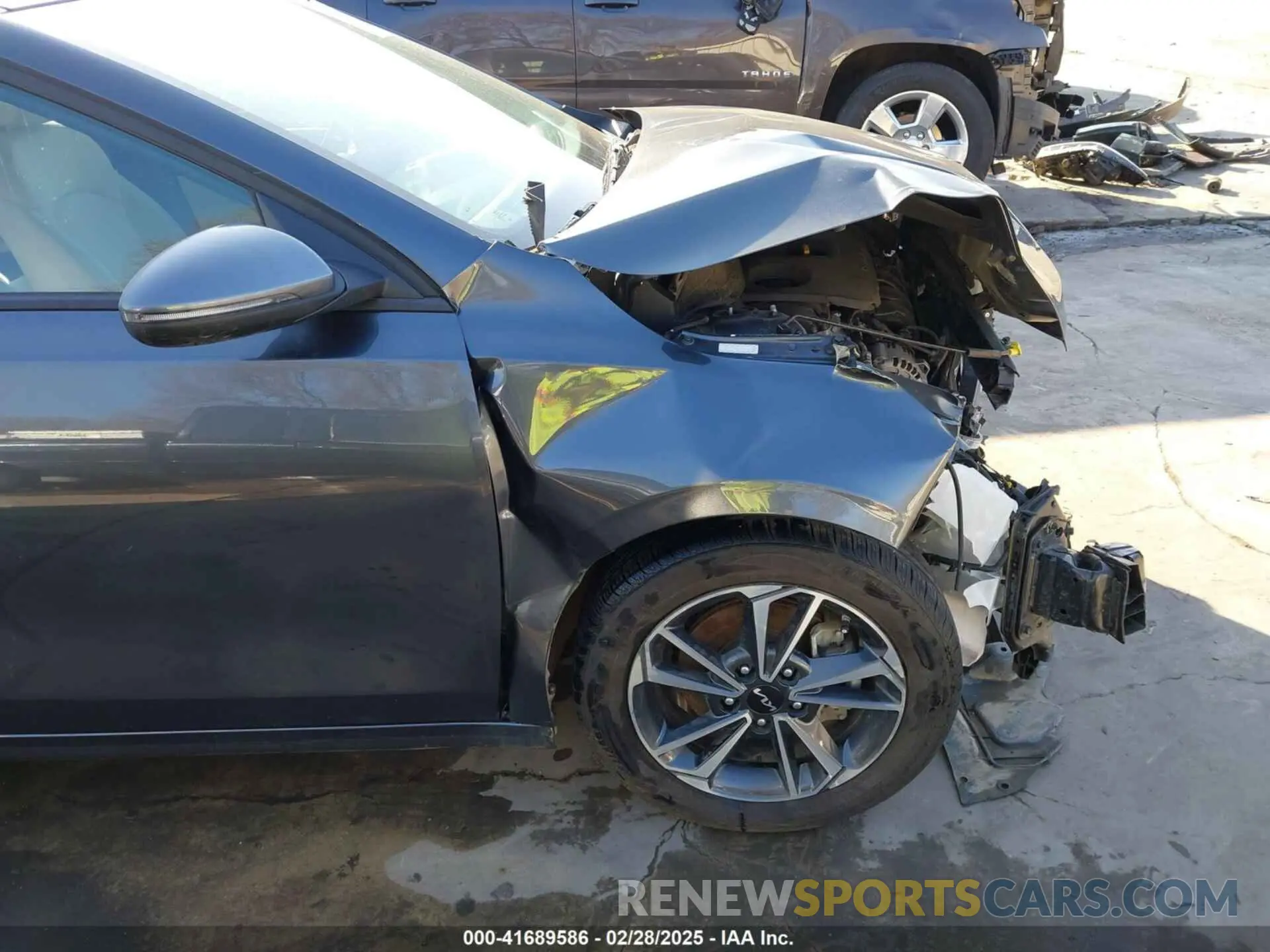 19 Photograph of a damaged car 3KPF24AD8PE679854 KIA FORTE 2023