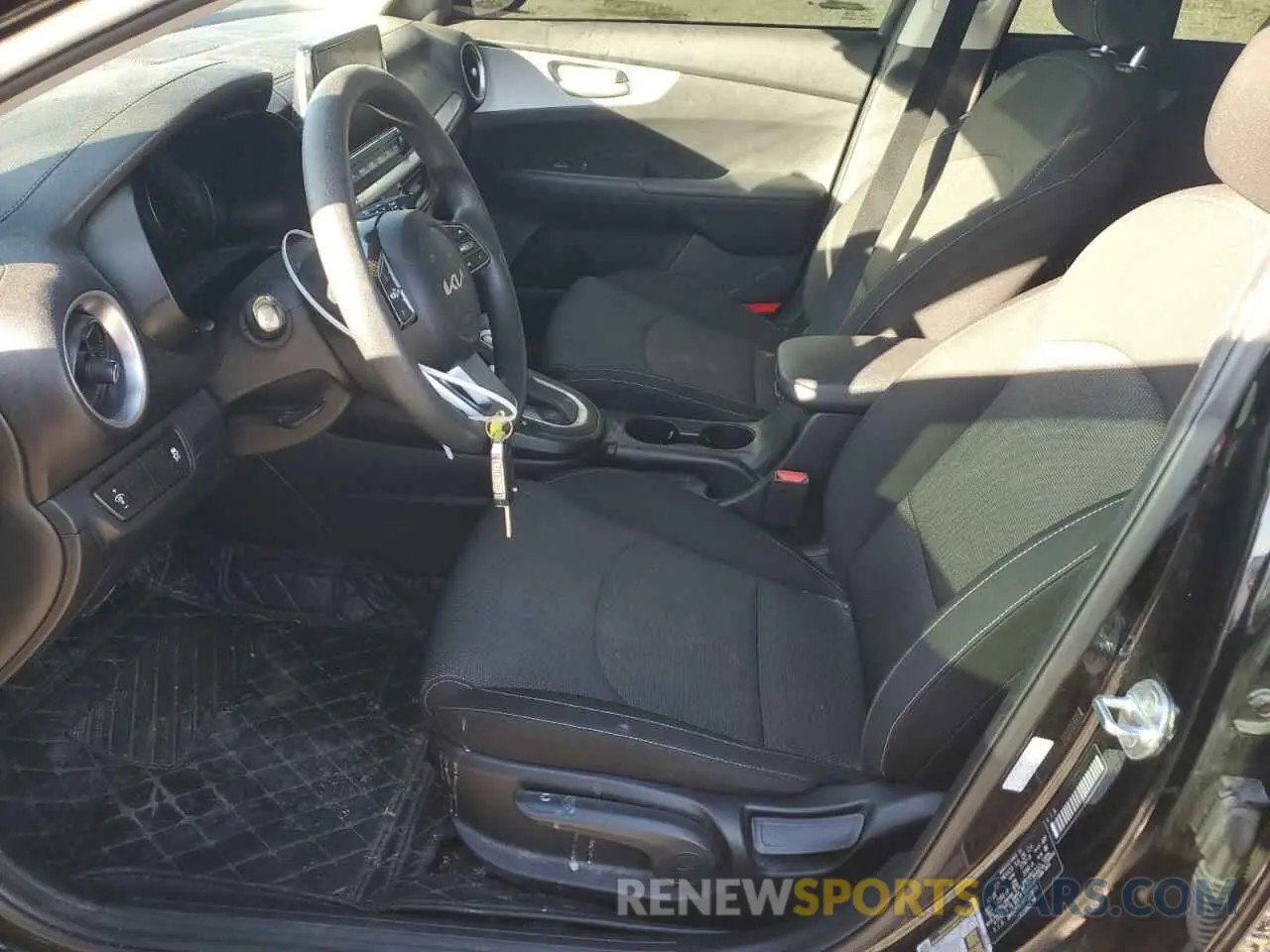 7 Фотография поврежденного автомобиля 3KPF24AD9PE519014 KIA FORTE 2023
