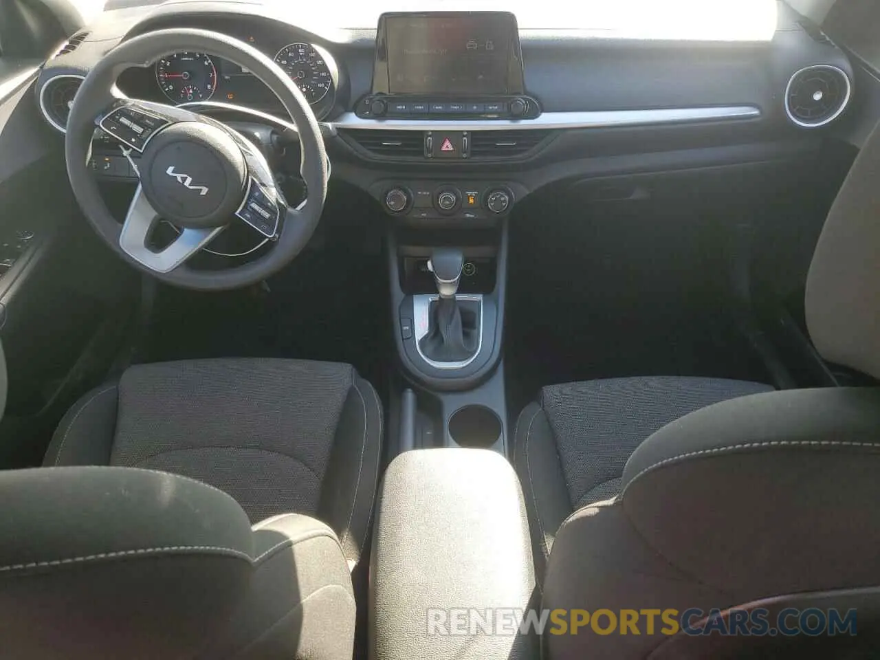 8 Фотография поврежденного автомобиля 3KPF24AD9PE608081 KIA FORTE 2023