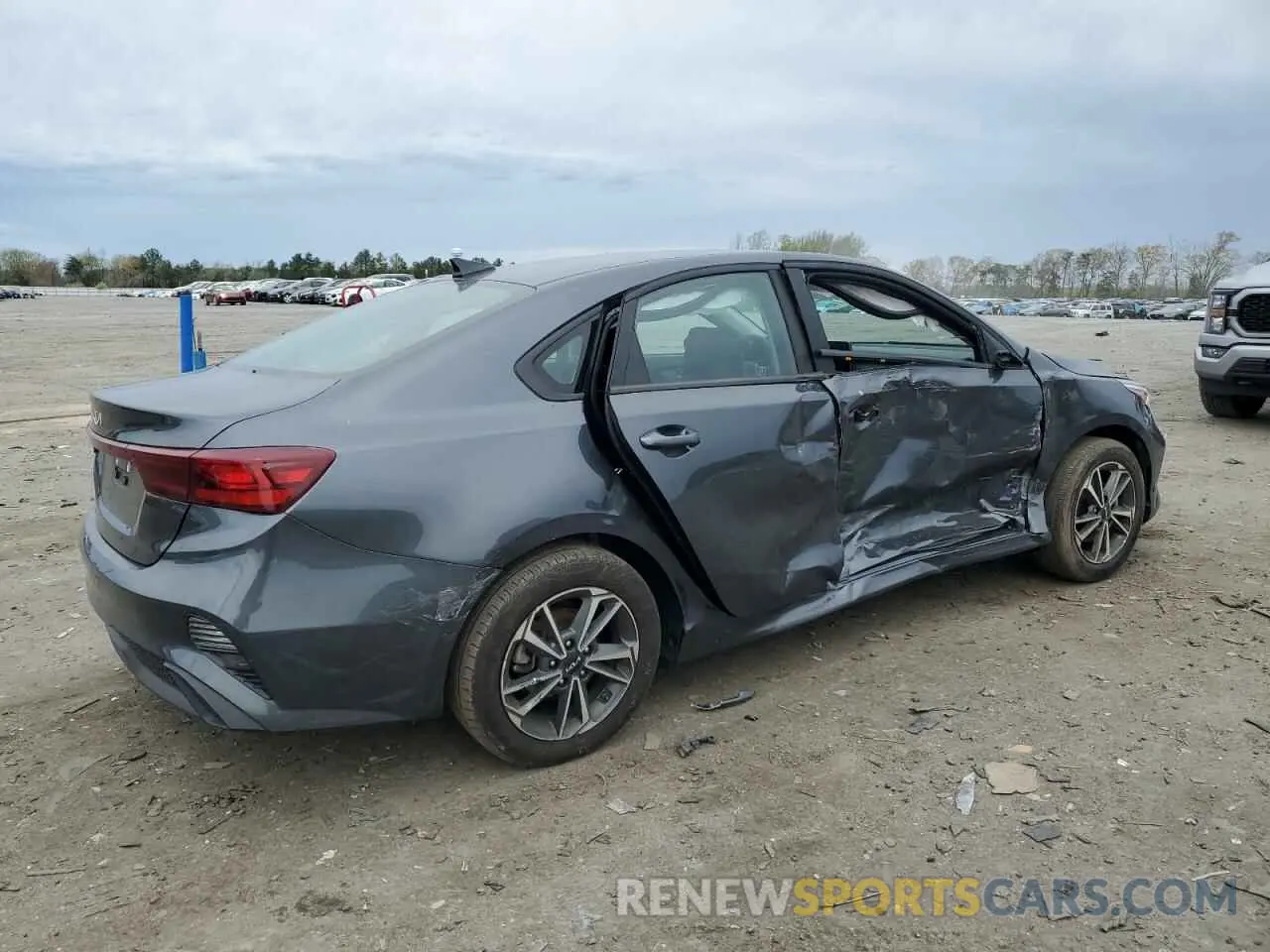 3 Фотография поврежденного автомобиля 3KPF24AD9PE643672 KIA FORTE 2023