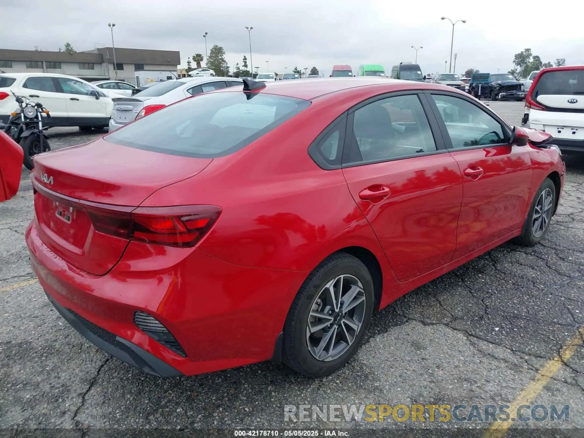 4 Фотография поврежденного автомобиля 3KPF24AD9PE682410 KIA FORTE 2023